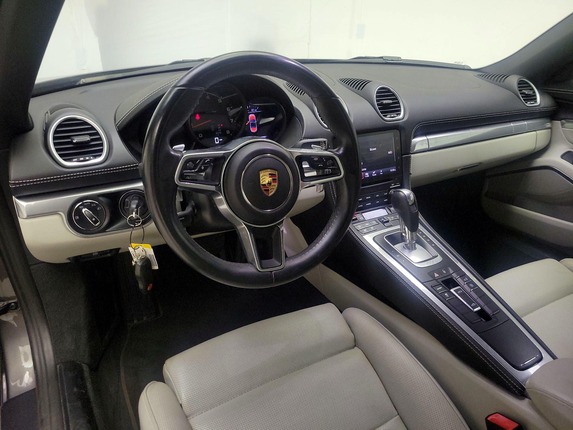 Thumbnail: 2017 Porsche 718 Boxster - 9
