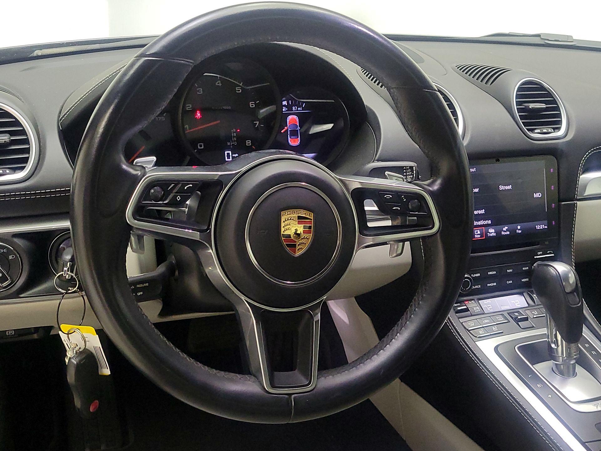 Thumbnail: 2017 Porsche 718 Boxster - 10