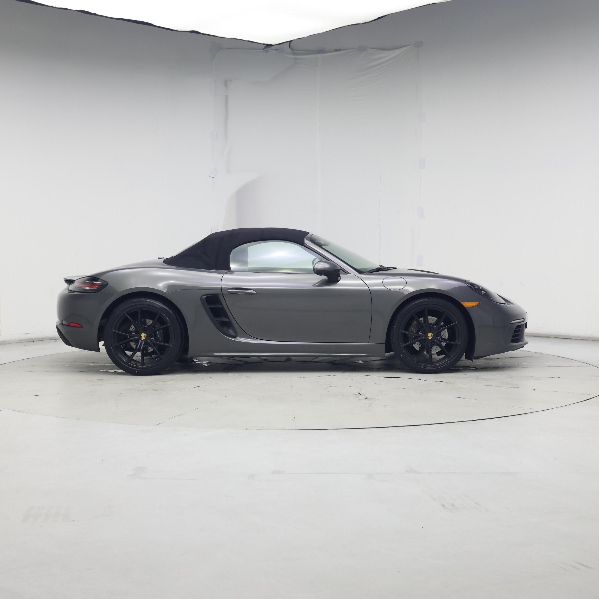 Thumbnail: 2017 Porsche 718 Boxster - 7