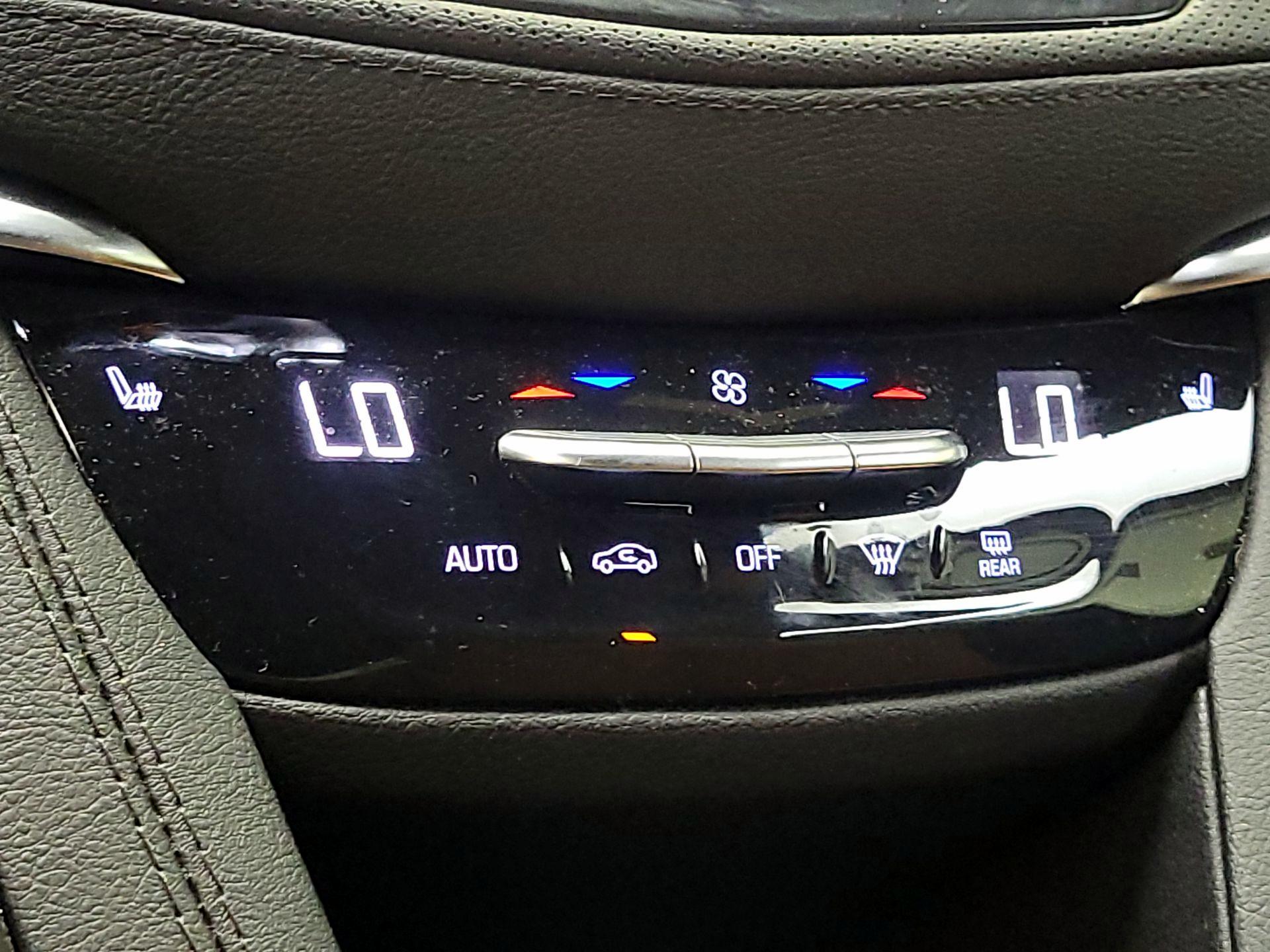 Thumbnail: 2024 Cadillac XT5 - 17