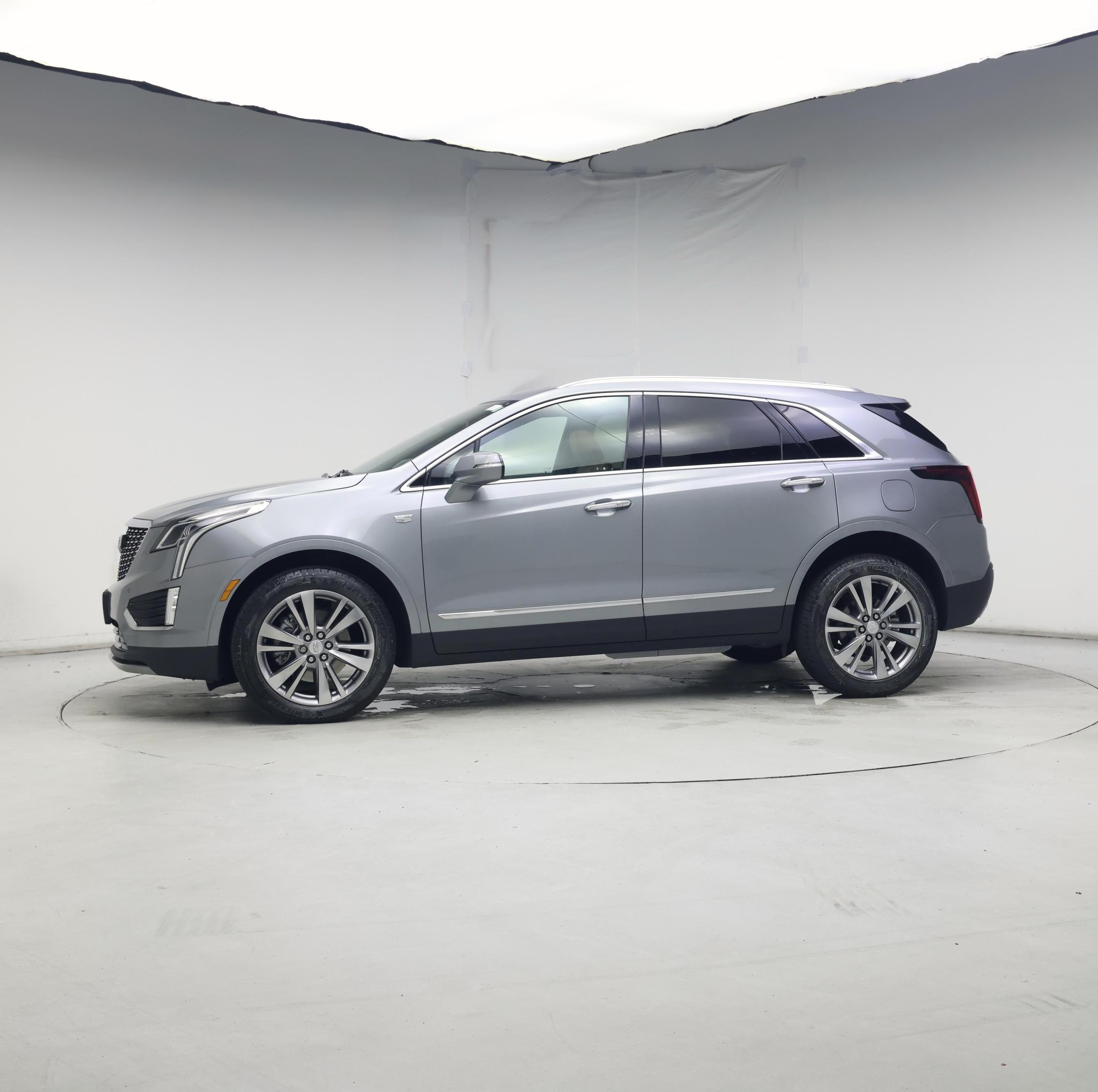 Thumbnail: 2024 Cadillac XT5 - 3