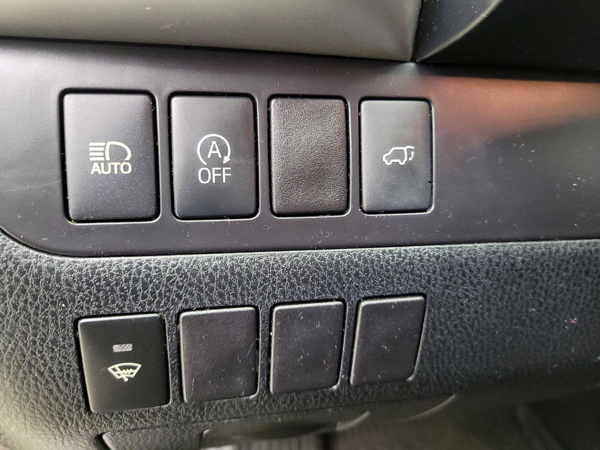 Thumbnail: 2019 Toyota Highlander - 13