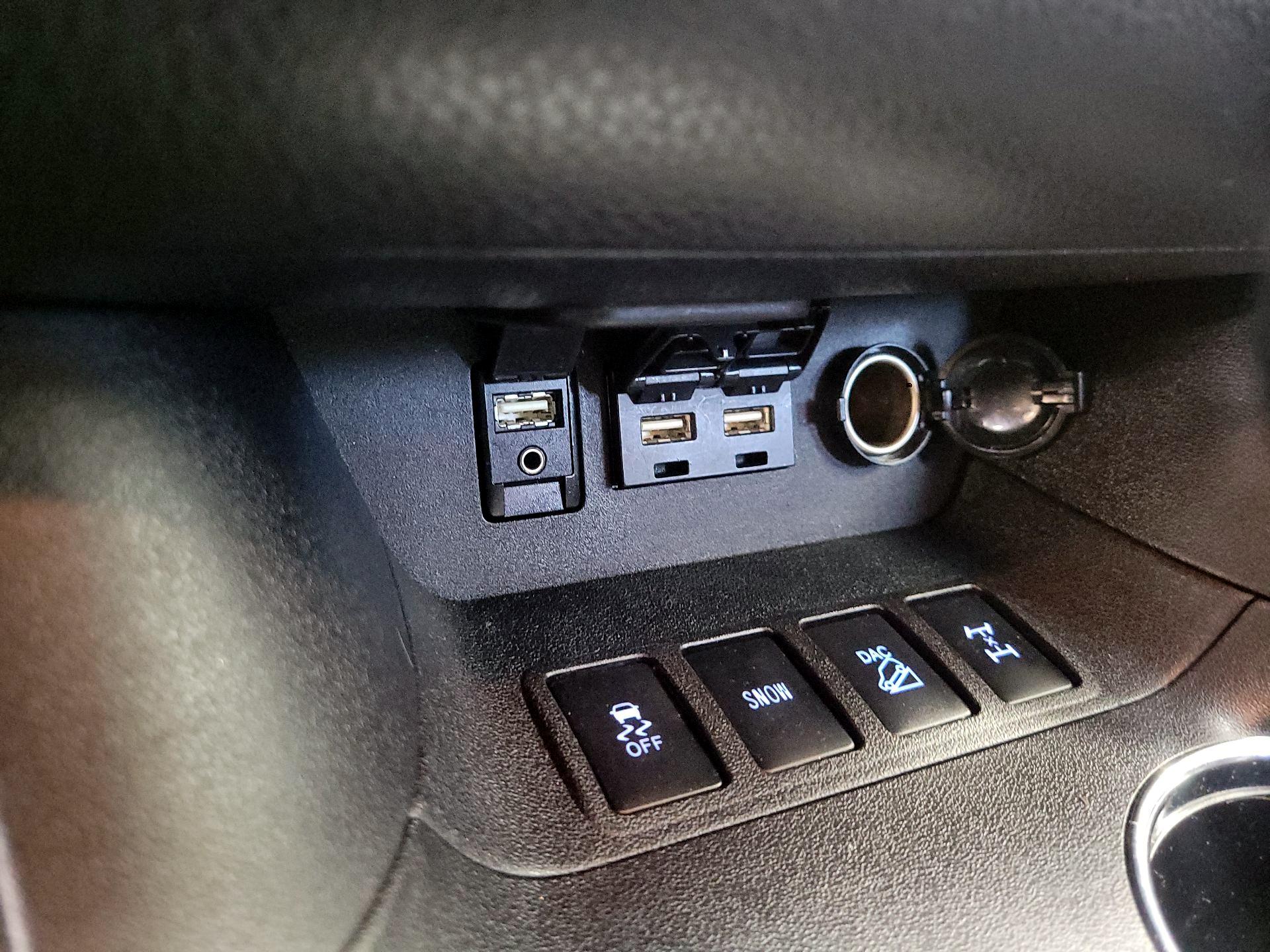 Thumbnail: 2019 Toyota Highlander - 19