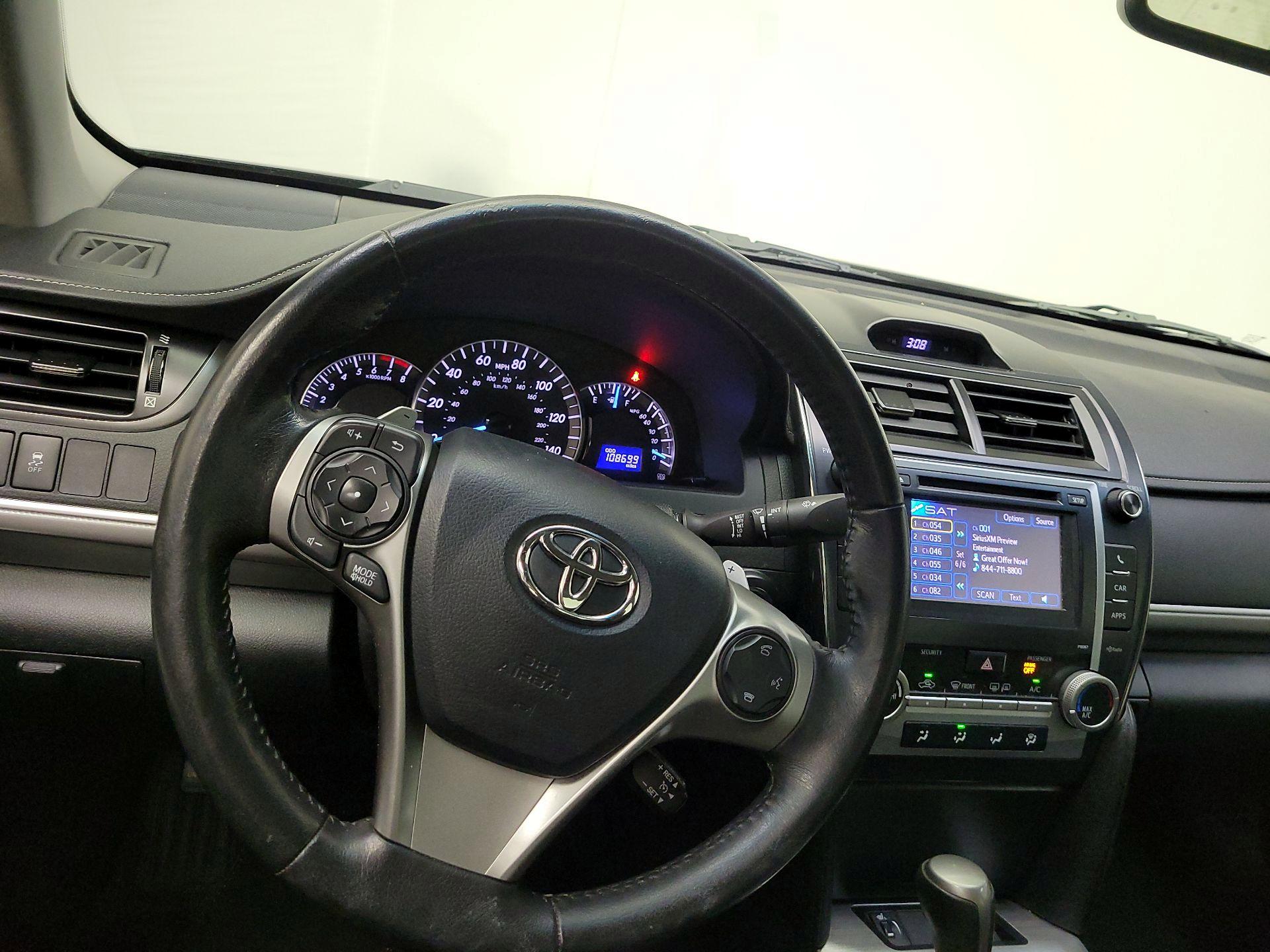 Thumbnail: 2013 Toyota Camry - 10