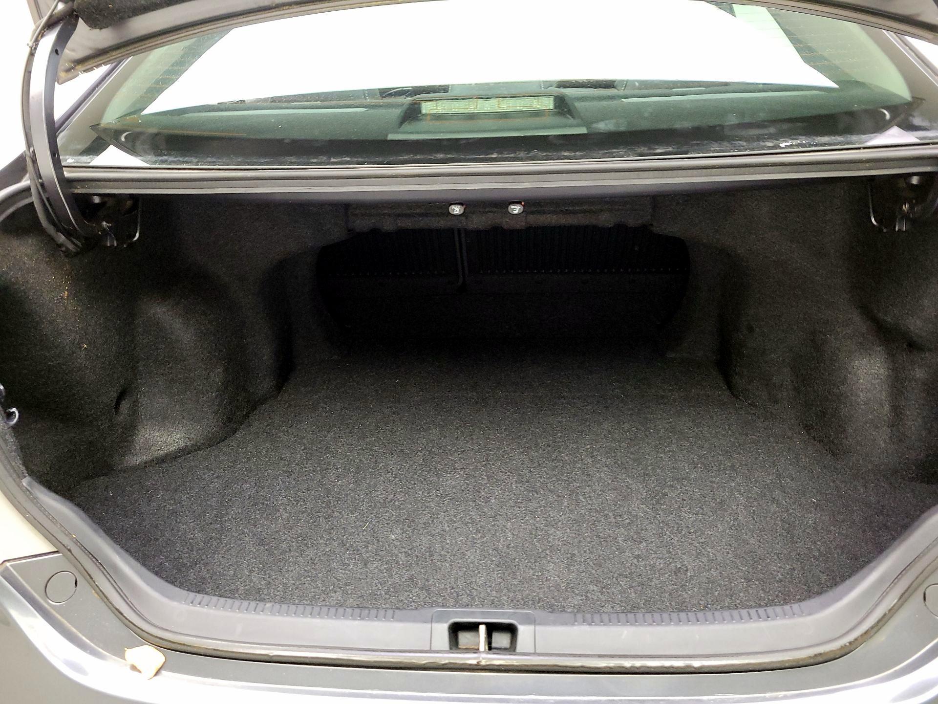 Thumbnail: 2013 Toyota Camry - 20
