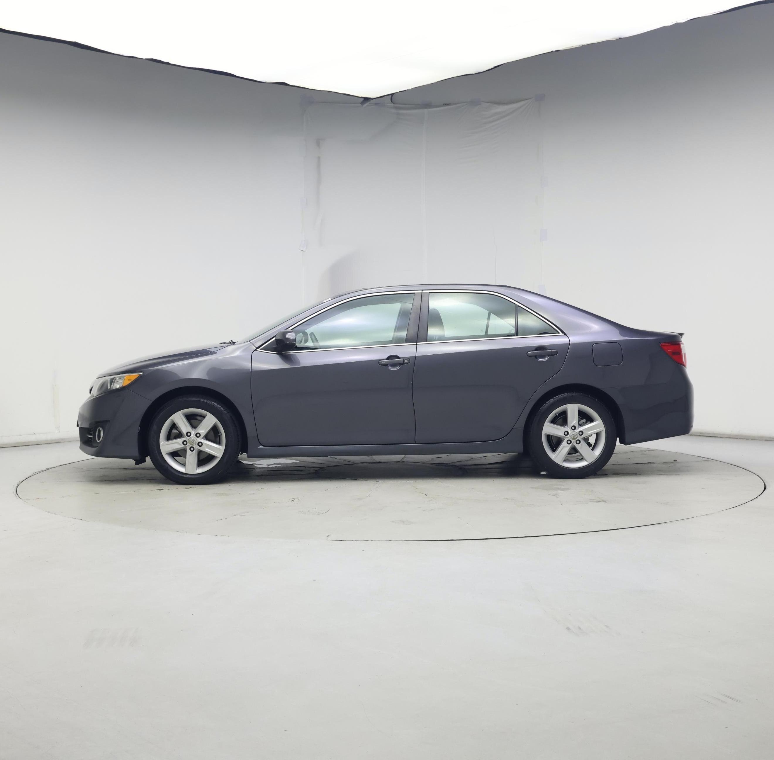 Thumbnail: 2013 Toyota Camry - 3