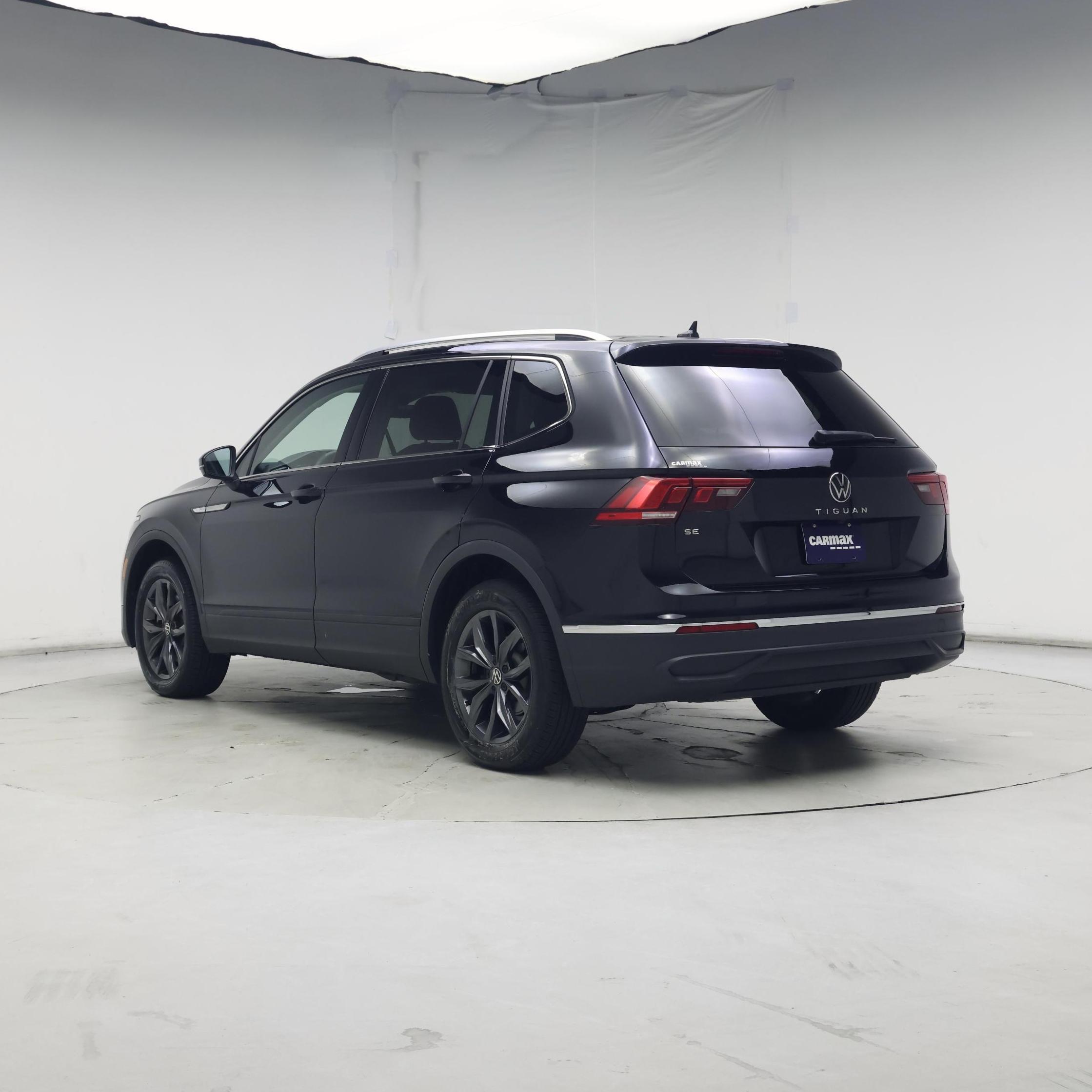 Thumbnail: 2023 Volkswagen Tiguan - 2
