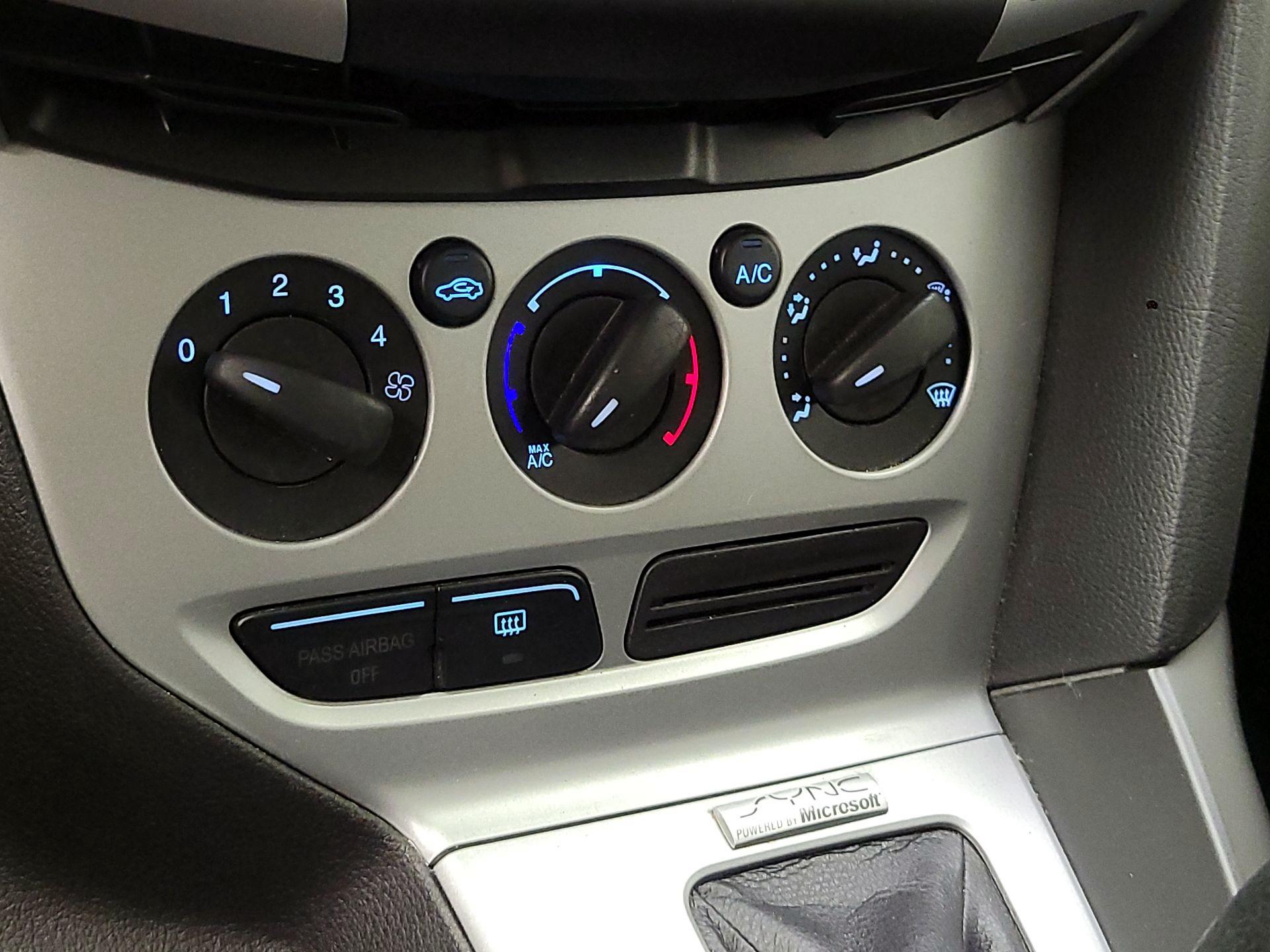 Thumbnail: 2014 Ford Focus - 15