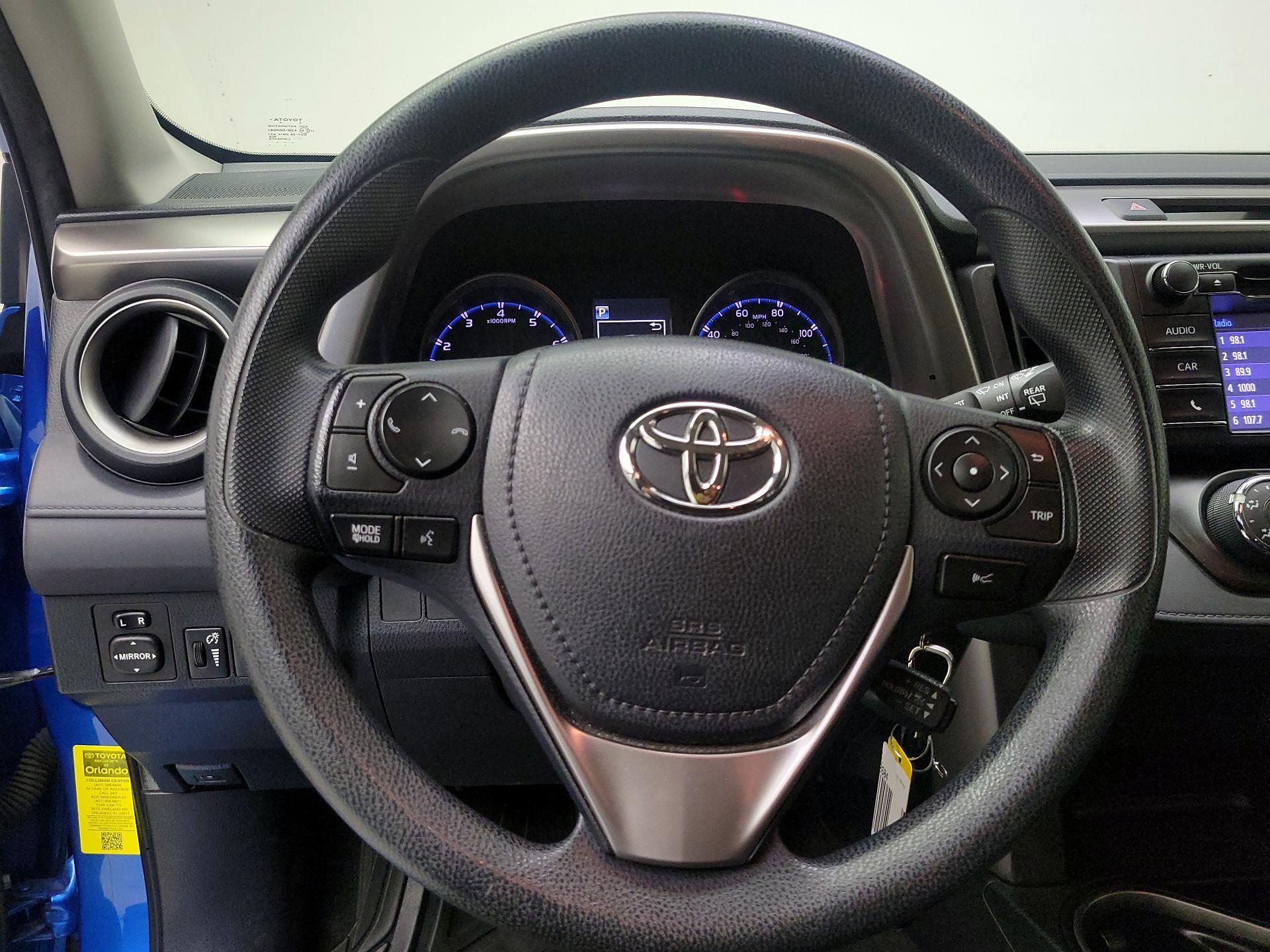 Thumbnail: 2018 Toyota RAV4 - 10