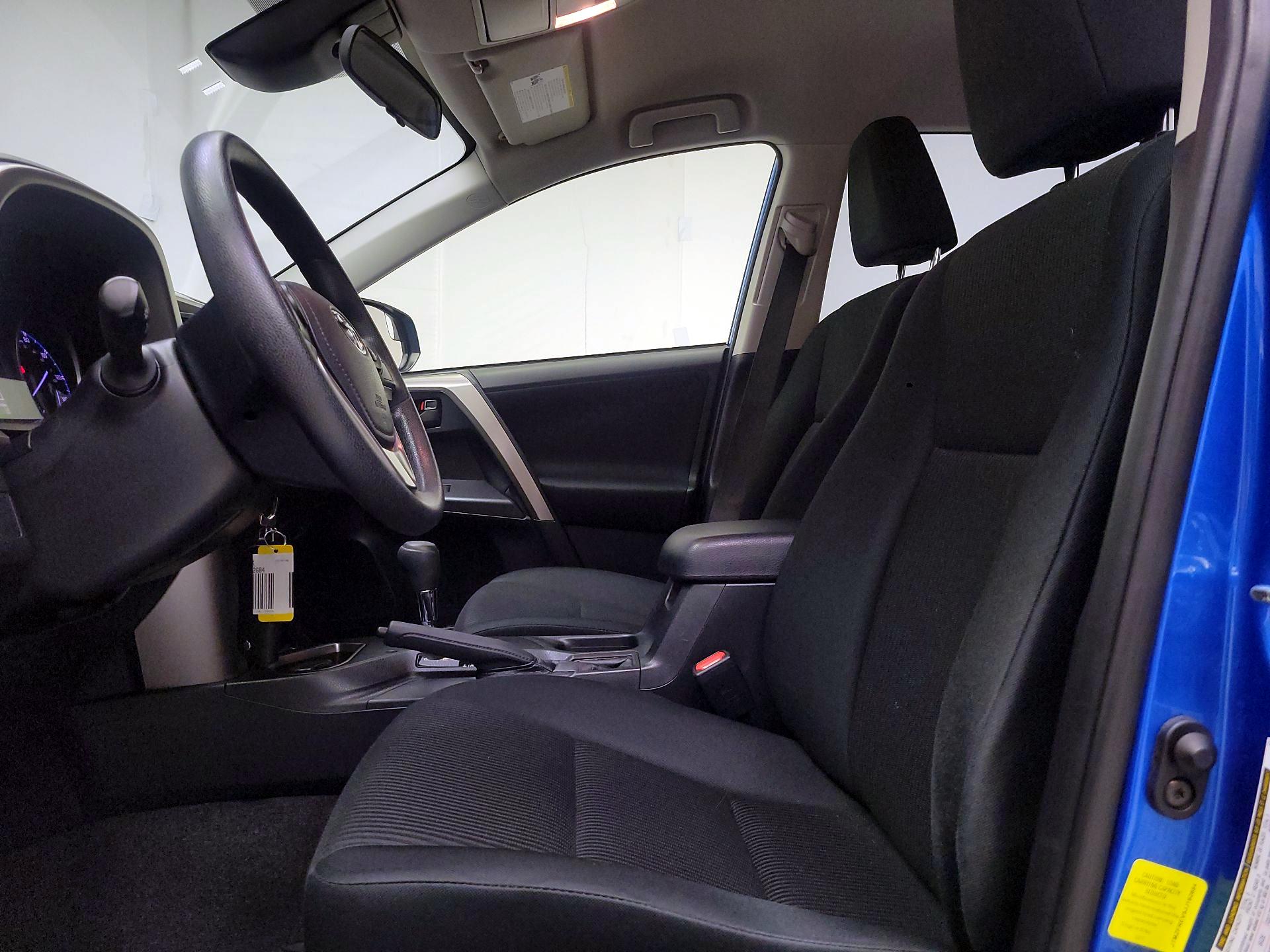 Thumbnail: 2018 Toyota RAV4 - 11