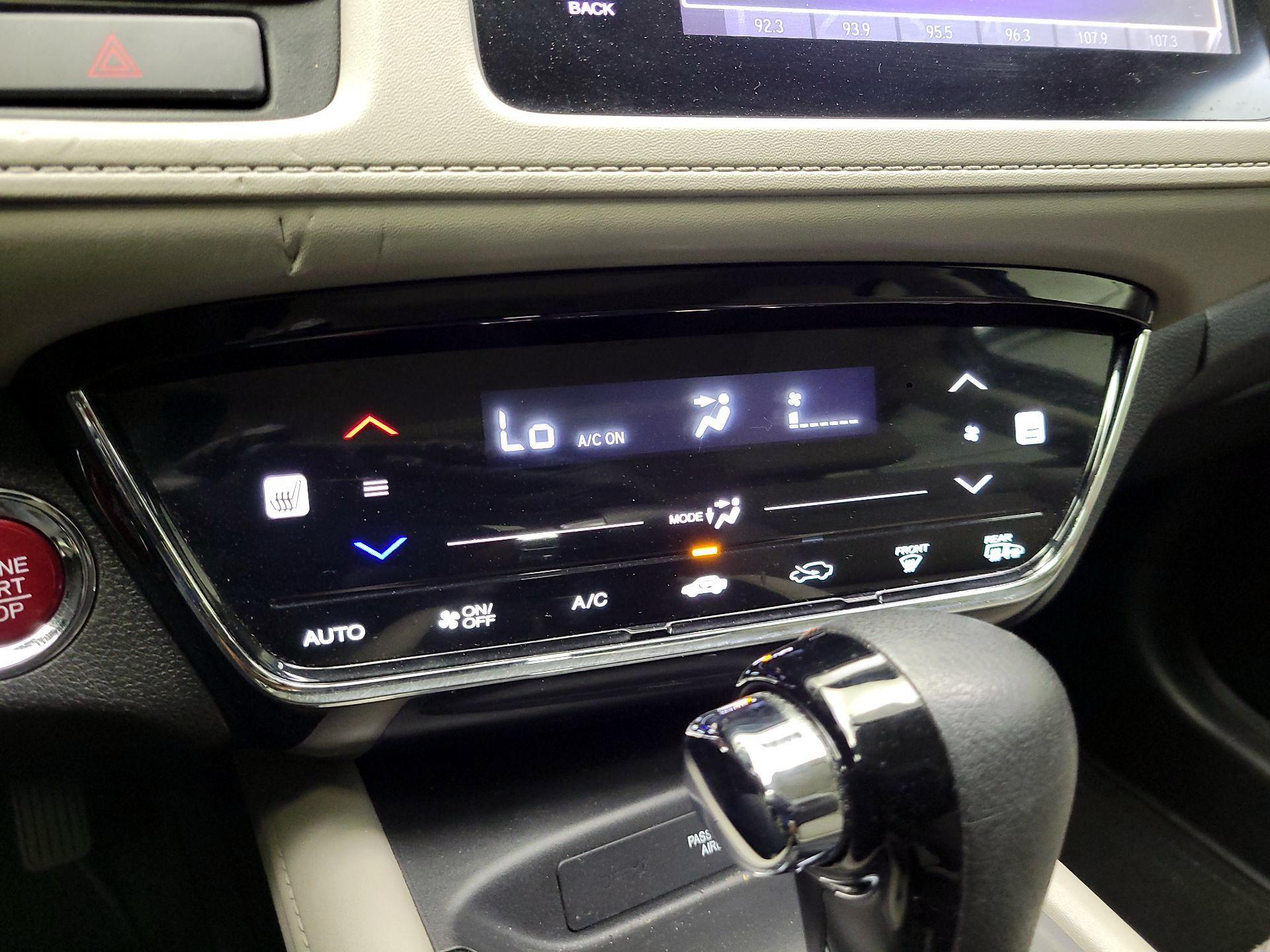 Thumbnail: 2016 Honda HR-V - 16