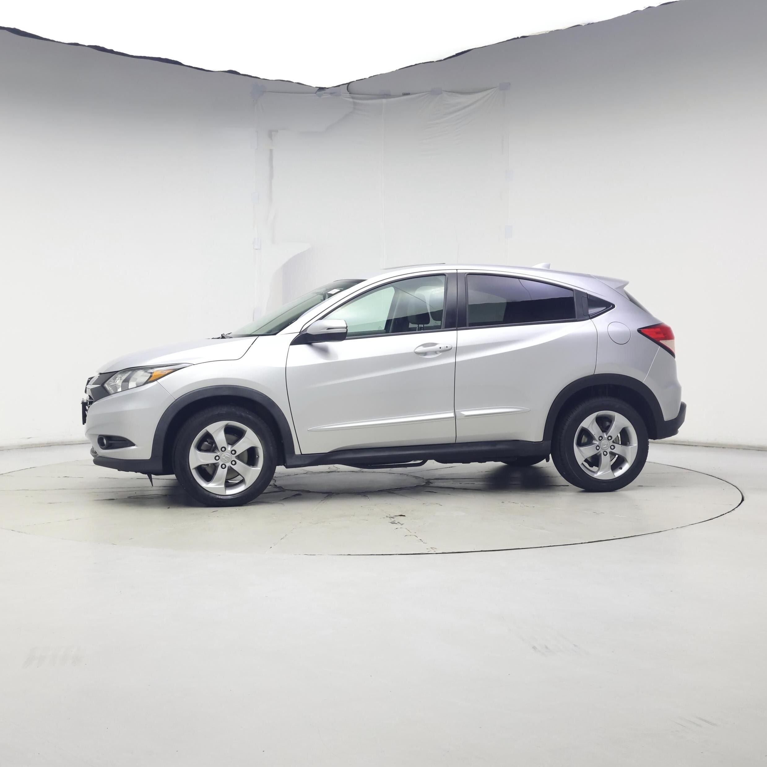 Thumbnail: 2016 Honda HR-V - 3