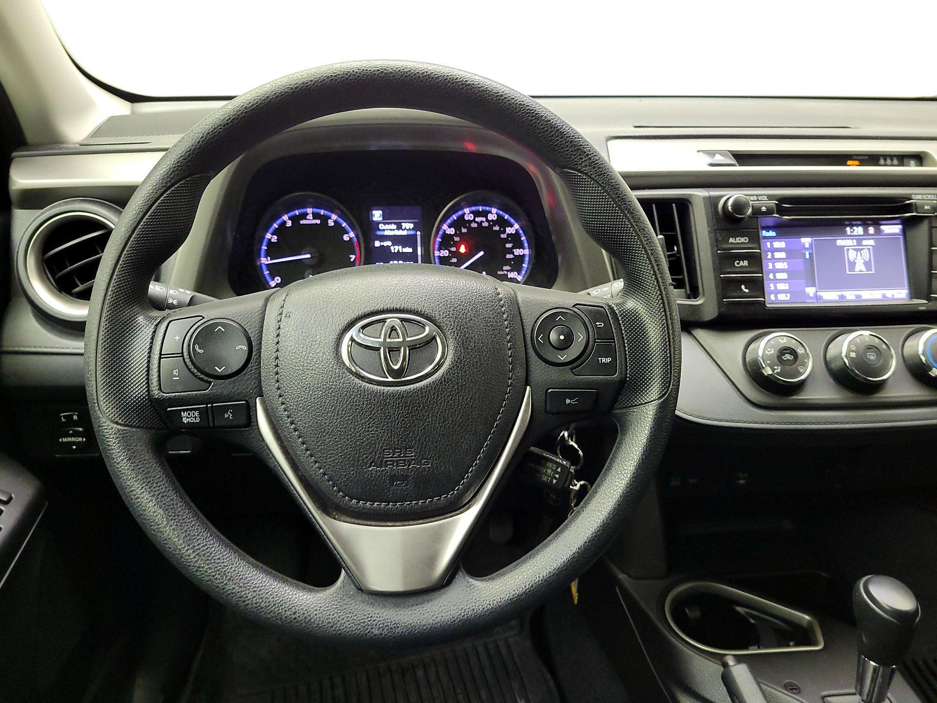 Thumbnail: 2018 Toyota RAV4 - 10