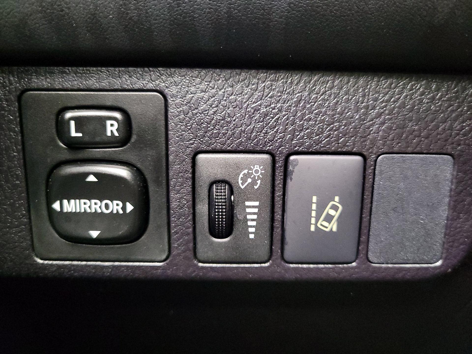Thumbnail: 2018 Toyota RAV4 - 13