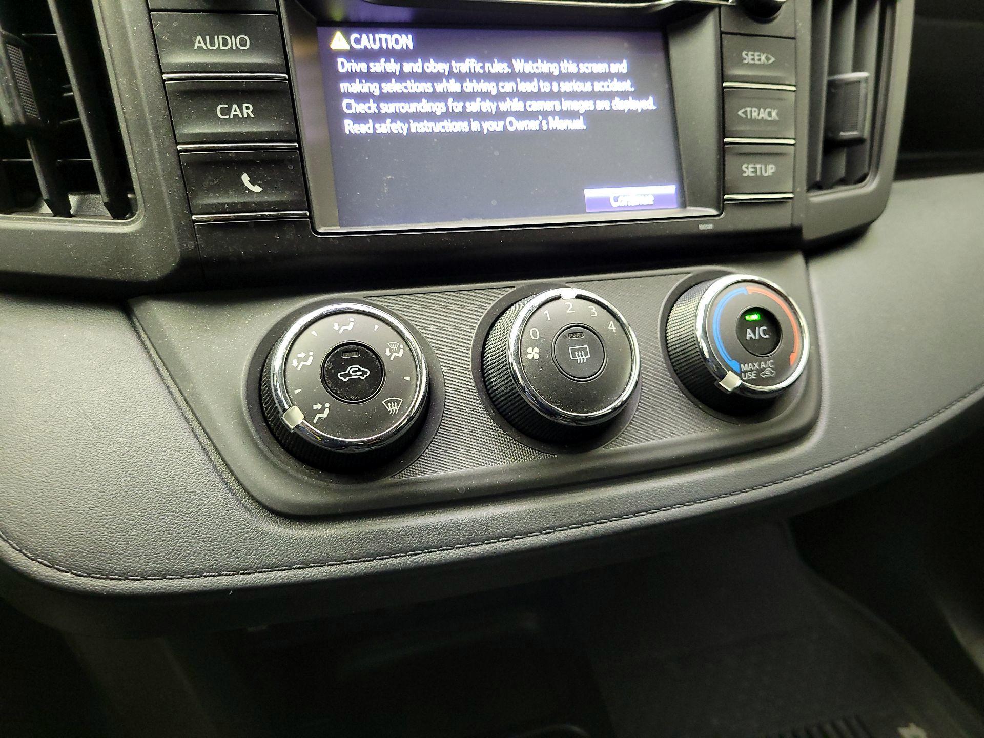 Thumbnail: 2018 Toyota RAV4 - 16