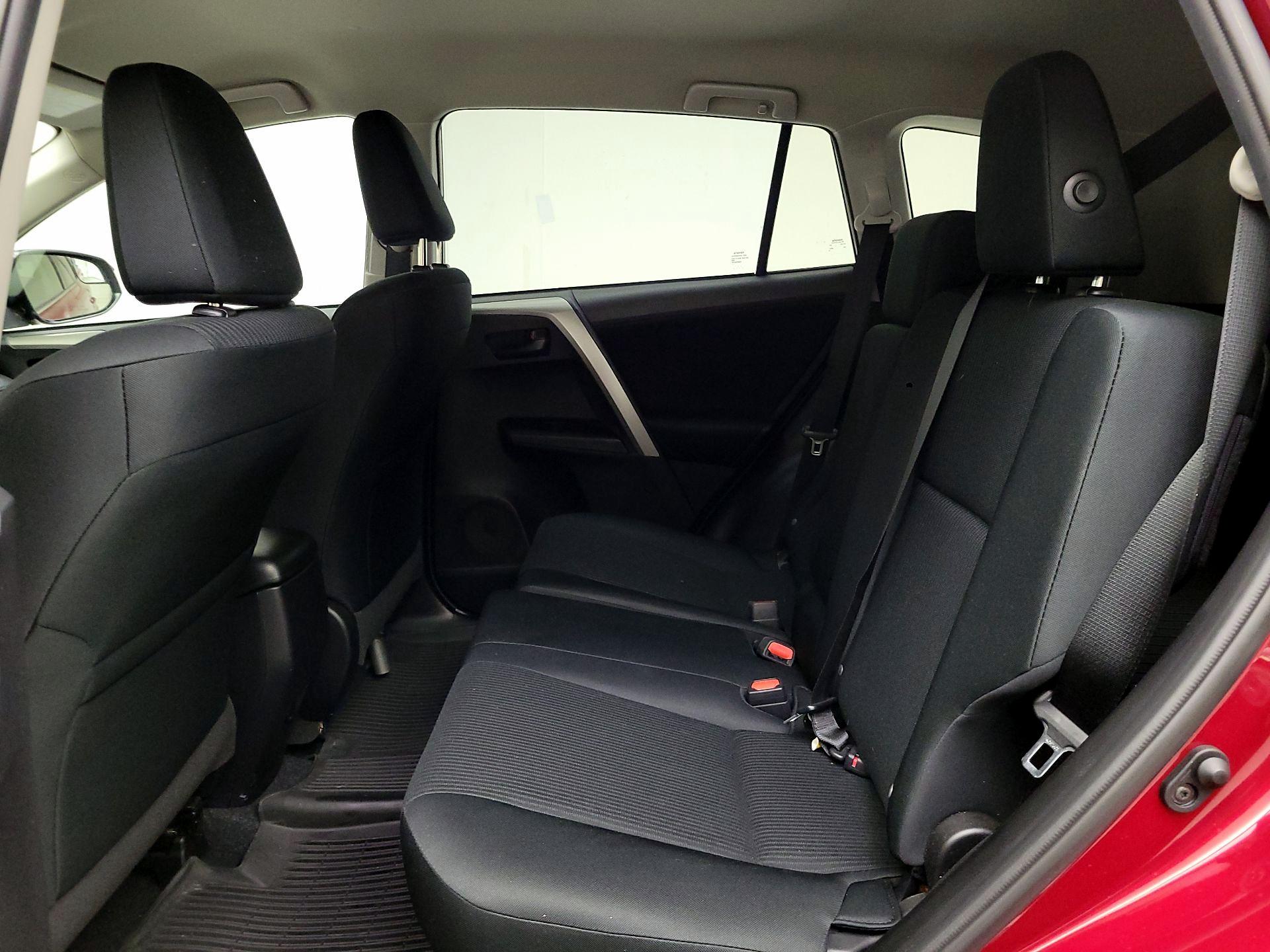 Thumbnail: 2018 Toyota RAV4 - 19