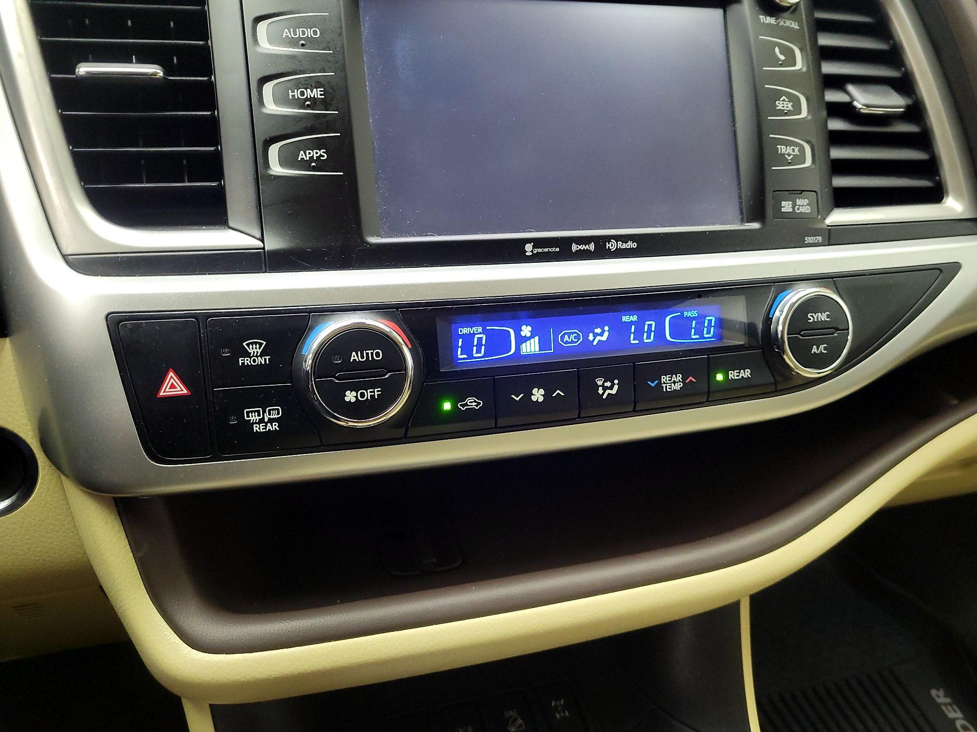 Thumbnail: 2017 Toyota Highlander - 17