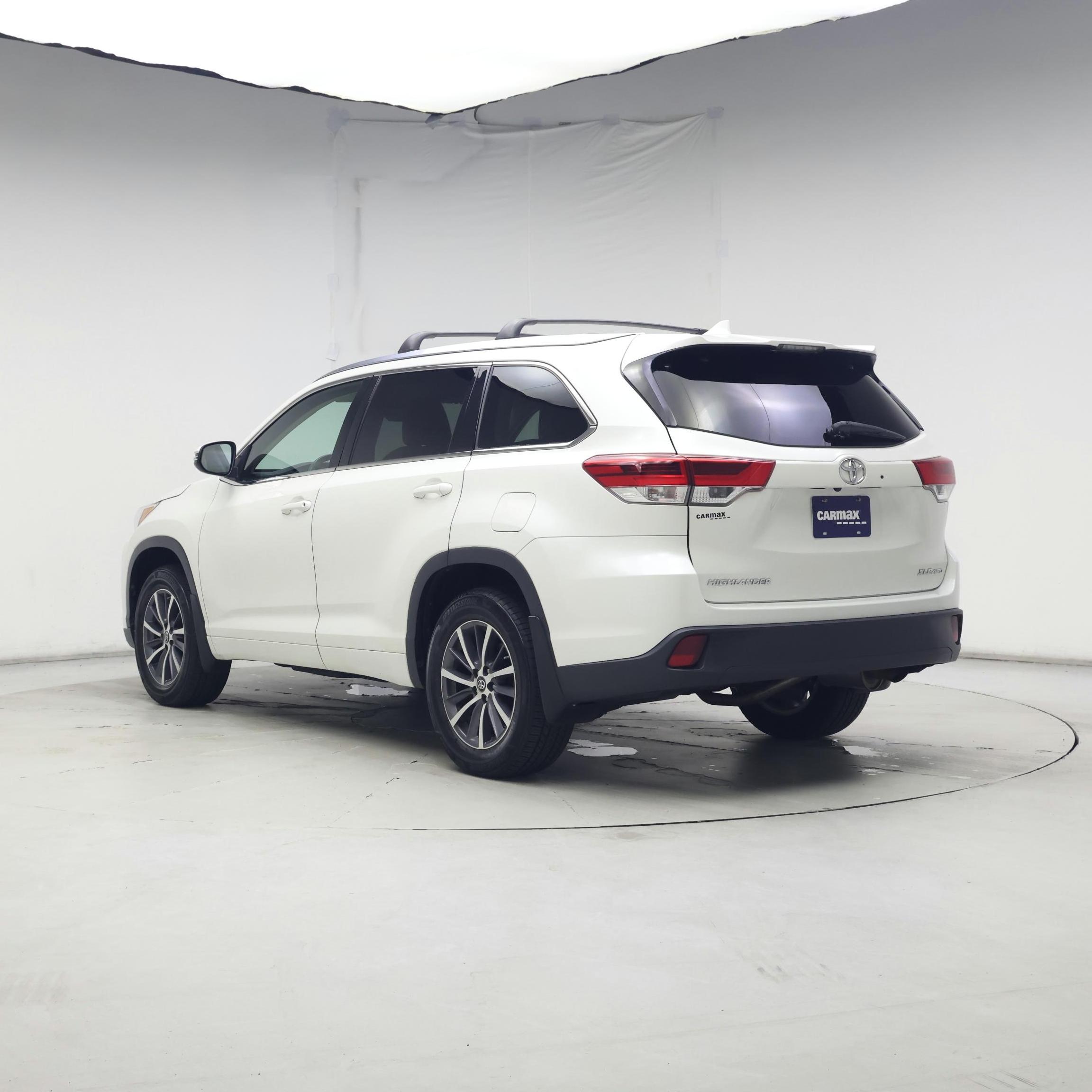 Thumbnail: 2017 Toyota Highlander - 2