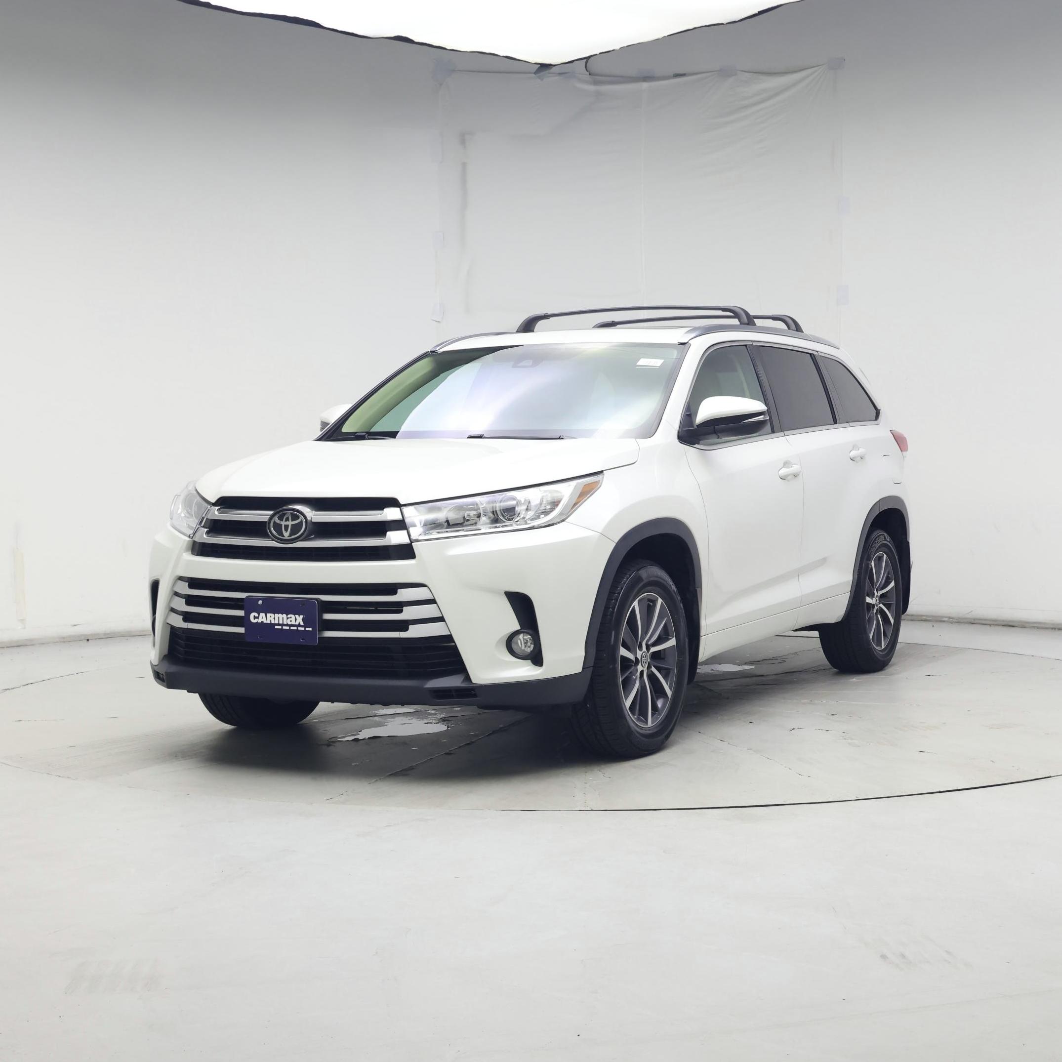Thumbnail: 2017 Toyota Highlander - 4