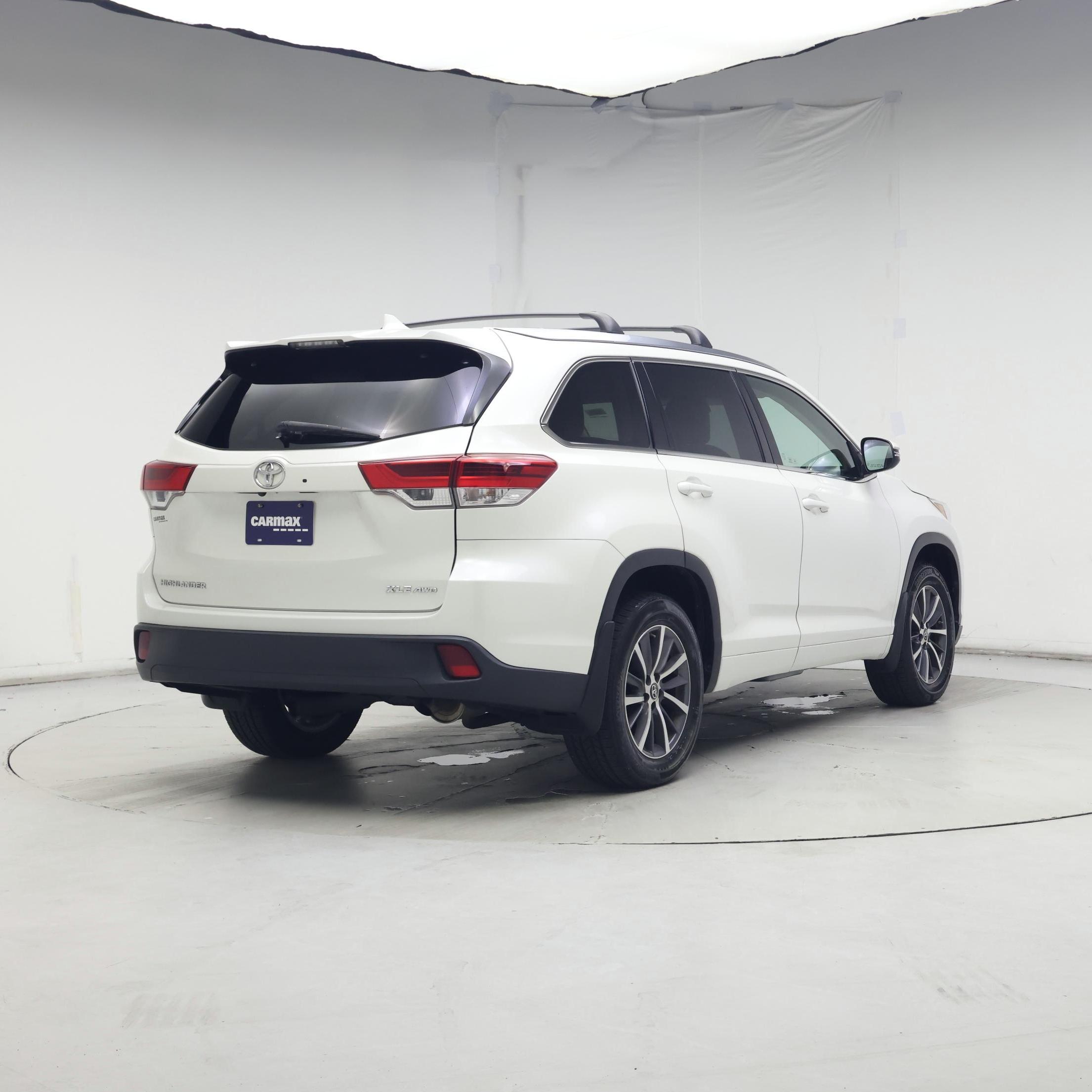 Thumbnail: 2017 Toyota Highlander - 8