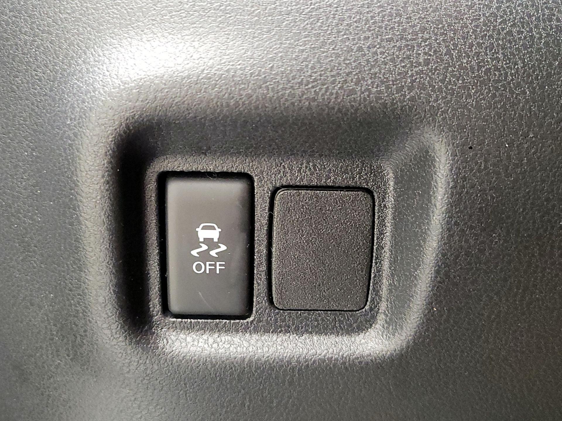 Thumbnail: 2018 Nissan Versa - 13