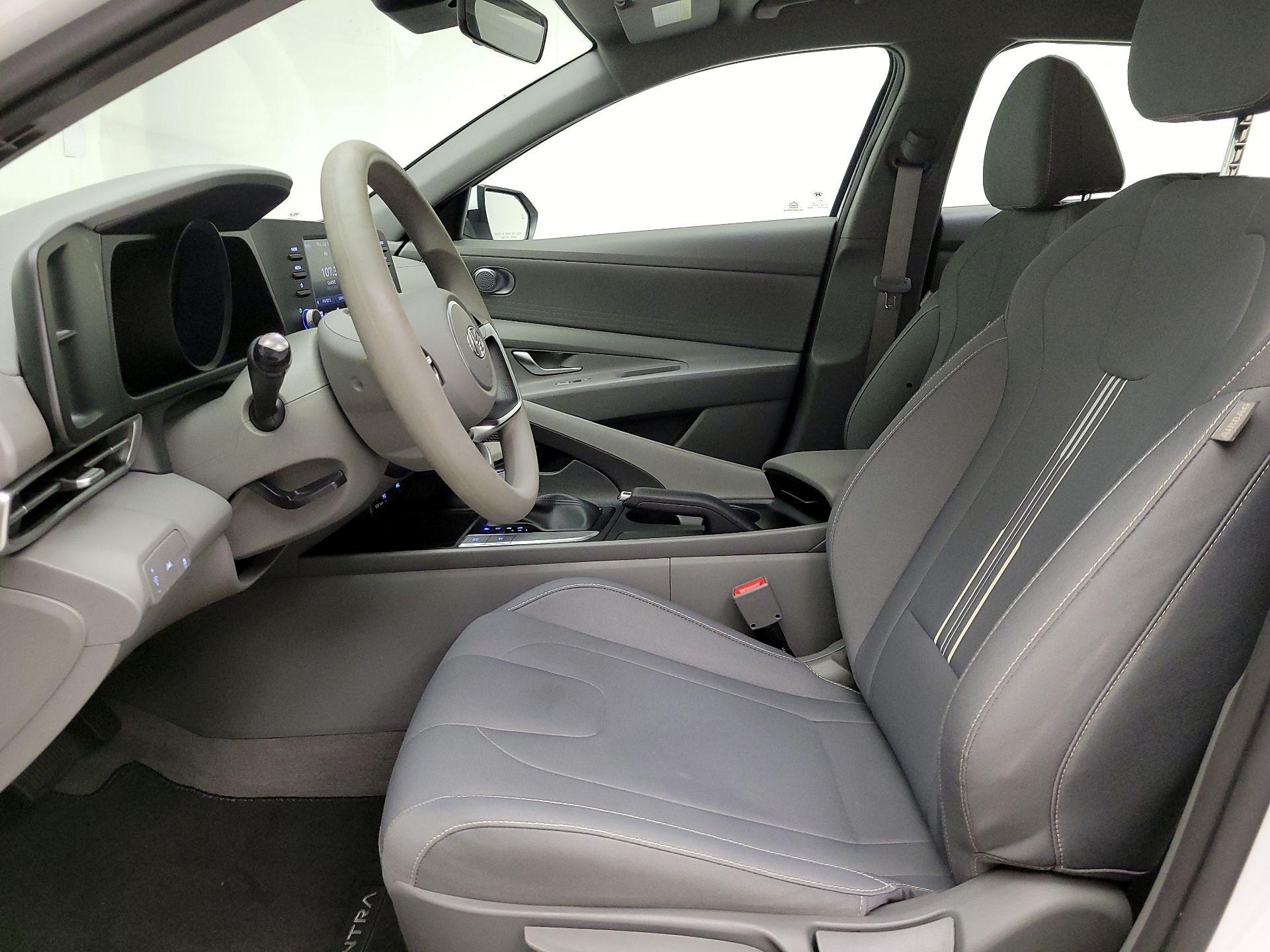 Thumbnail: 2022 Hyundai Elantra - 11