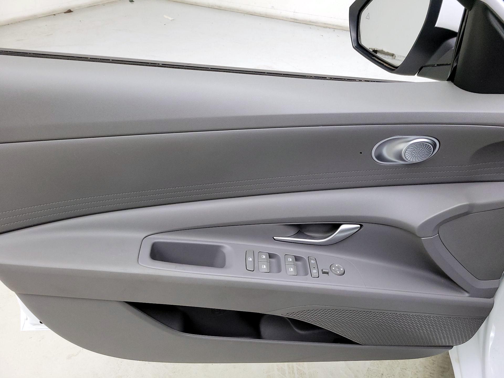 Thumbnail: 2022 Hyundai Elantra - 12