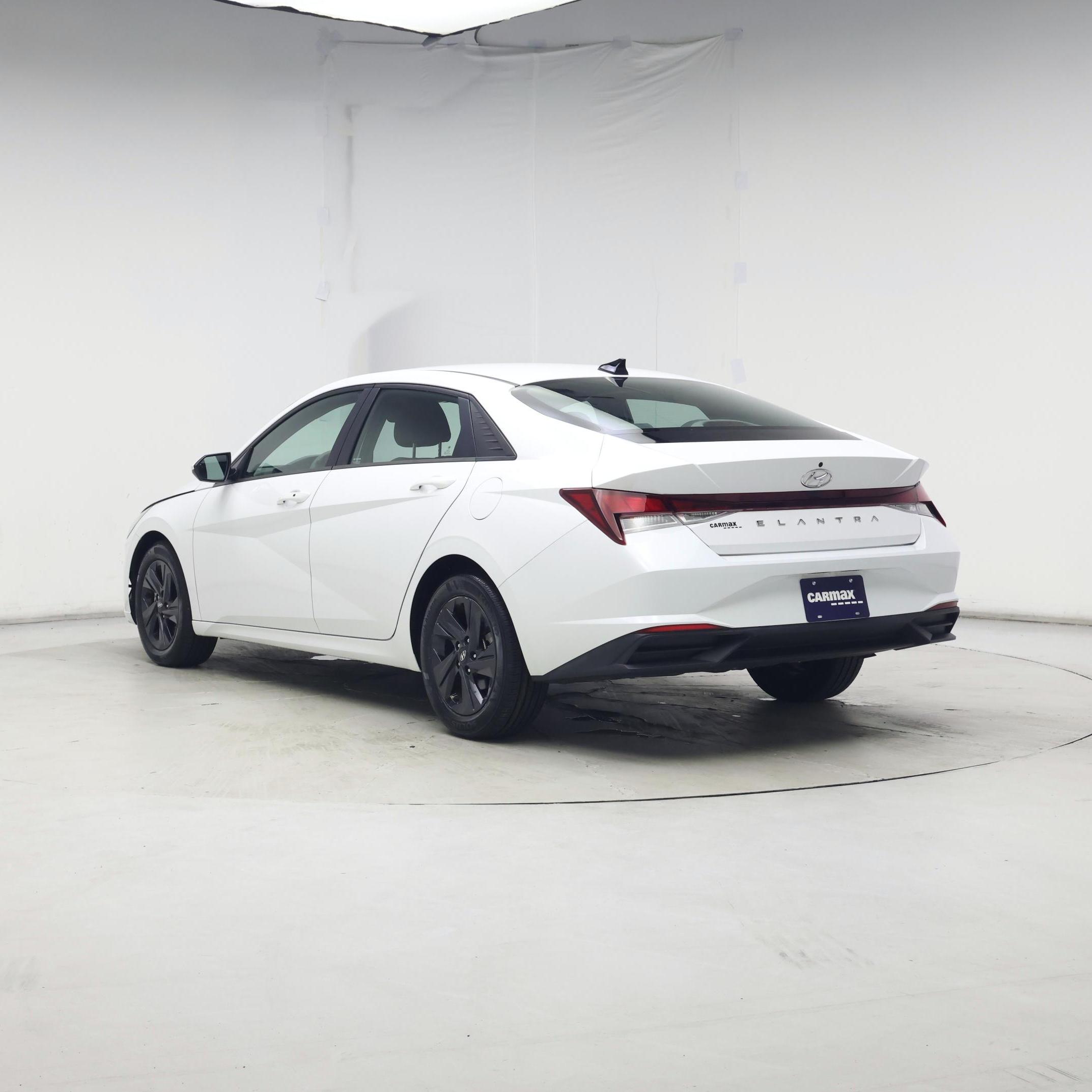 Thumbnail: 2022 Hyundai Elantra - 2
