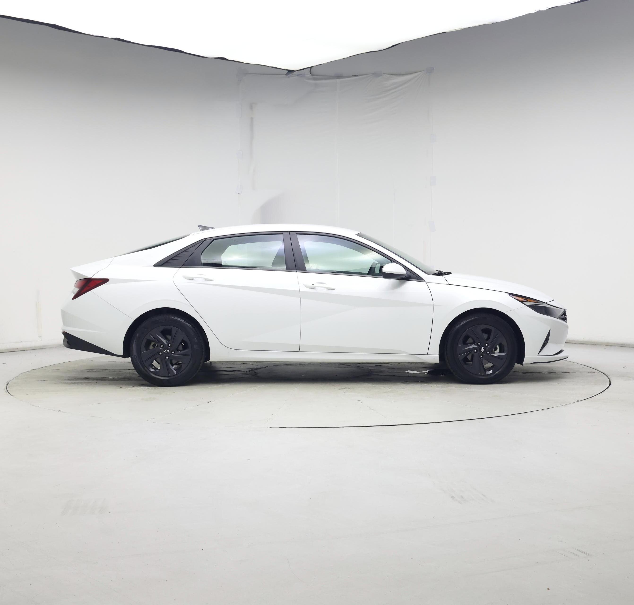Thumbnail: 2022 Hyundai Elantra - 7