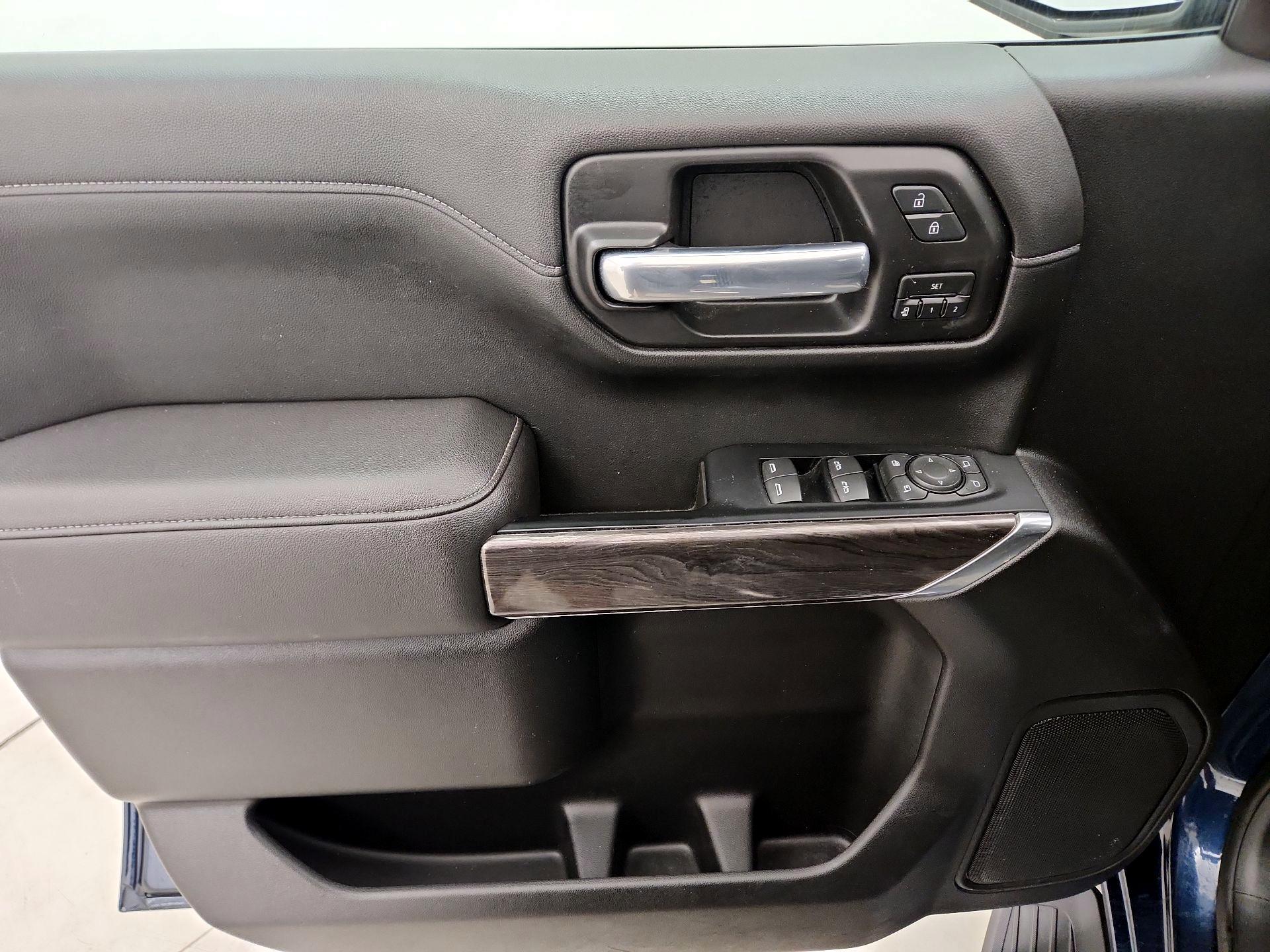 Thumbnail: 2020 Chevrolet Silverado 1500 - 12