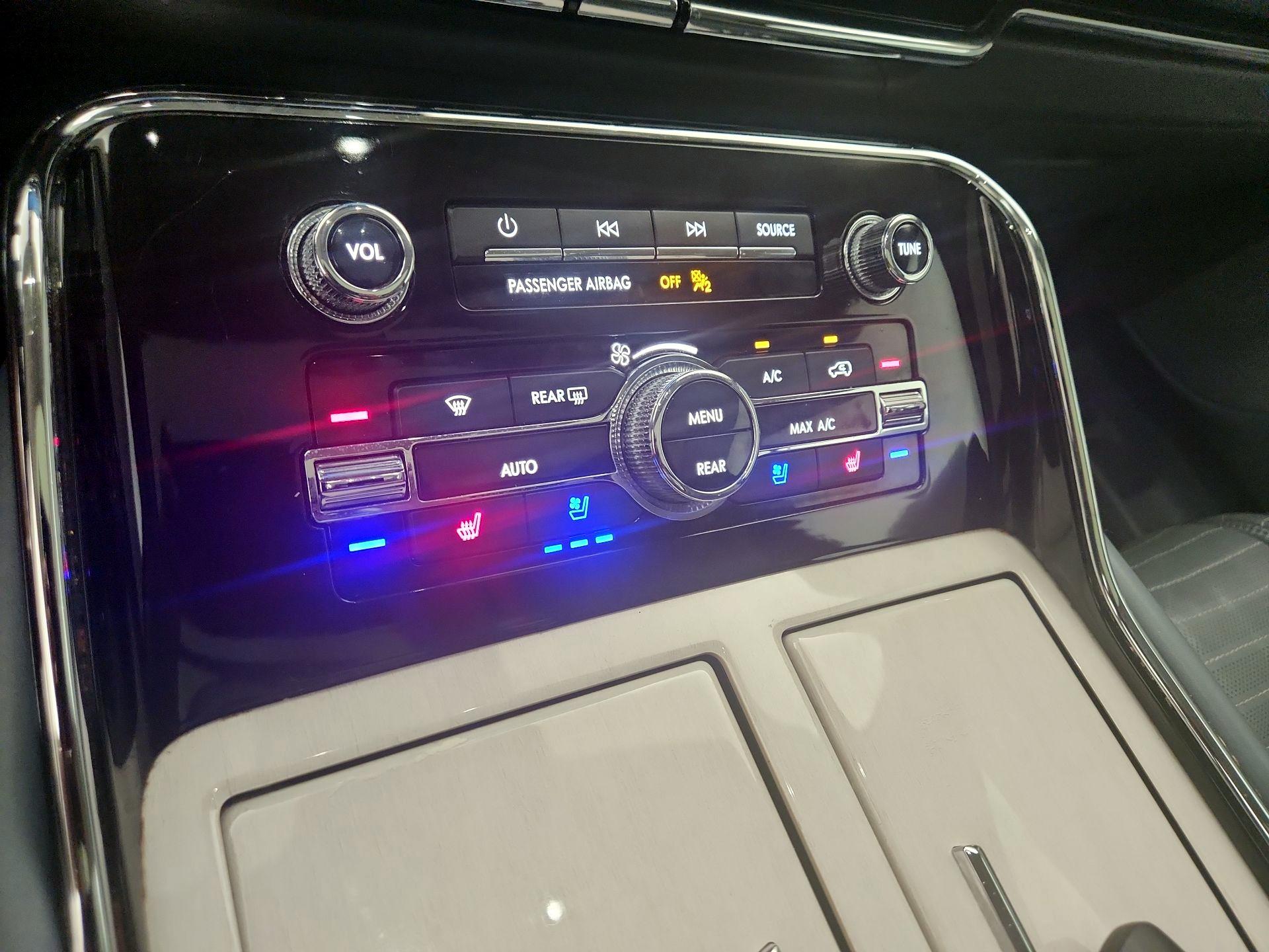 Thumbnail: 2020 Lincoln Navigator - 17