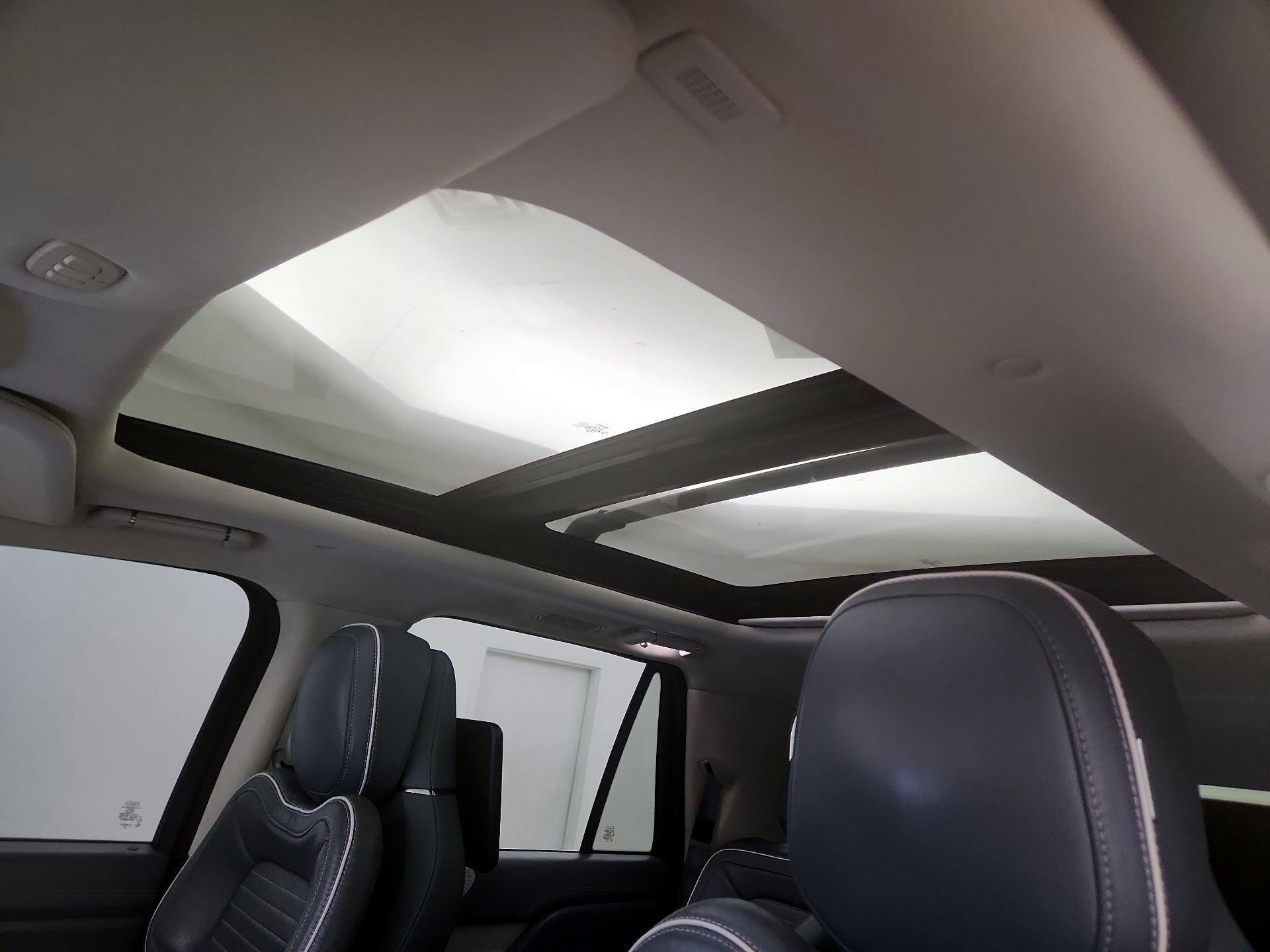 Thumbnail: 2020 Lincoln Navigator - 20