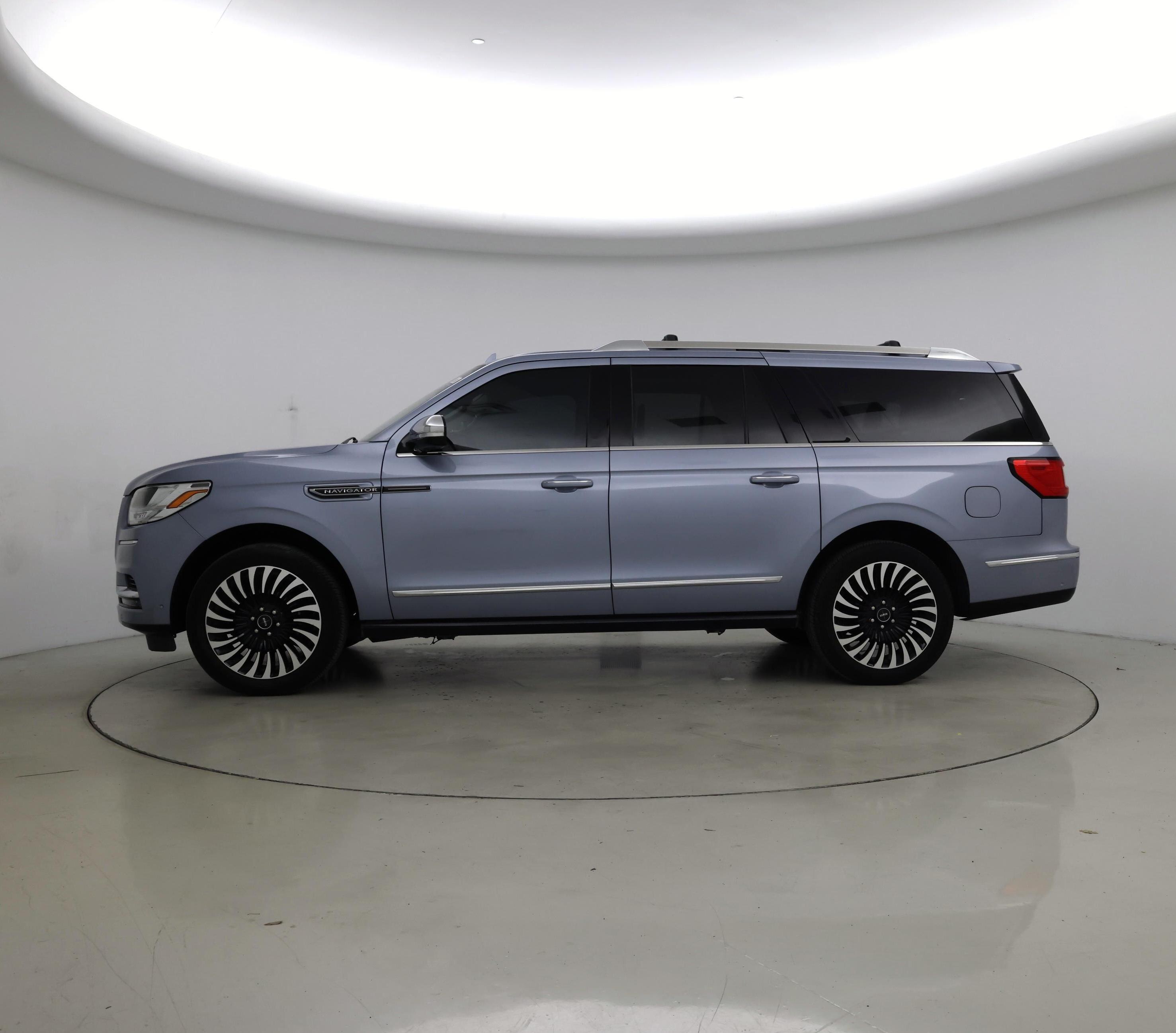 Thumbnail: 2020 Lincoln Navigator - 3