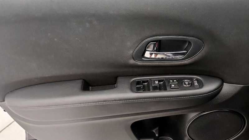 2017 Honda HR-V LX 12
