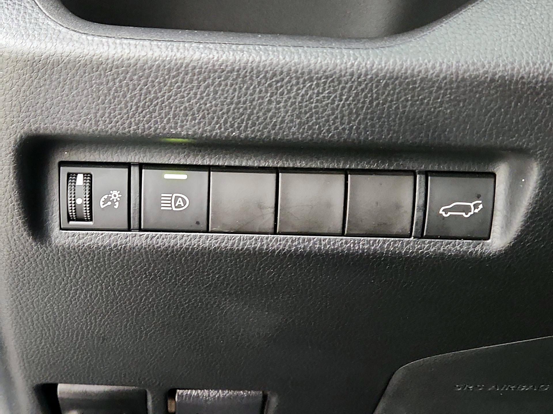 Thumbnail: 2022 Toyota RAV4 - 13
