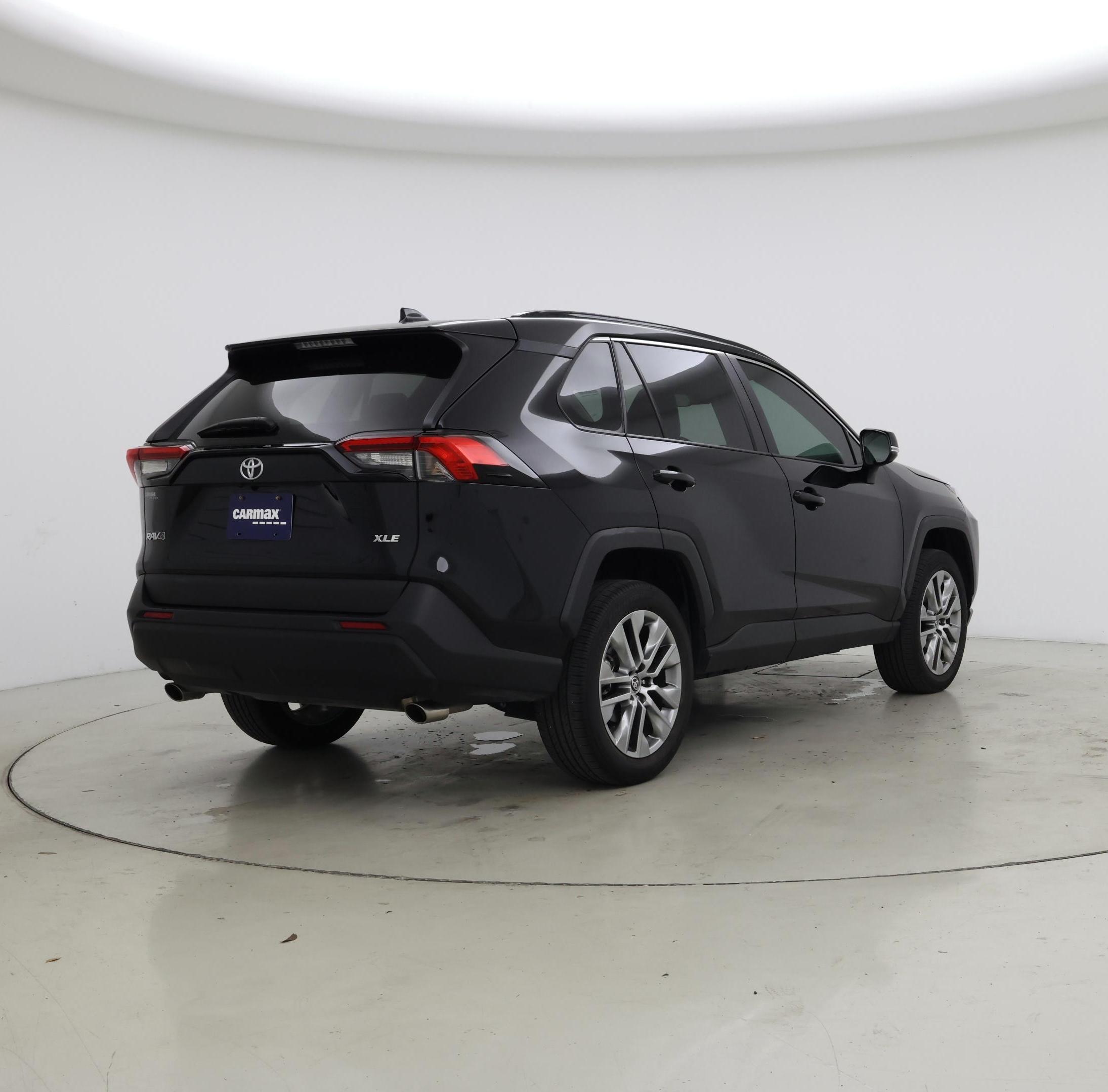 Thumbnail: 2022 Toyota RAV4 - 8
