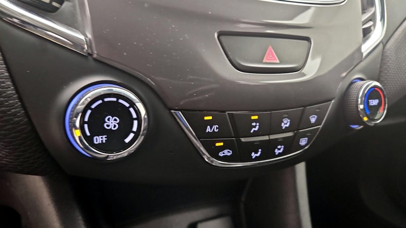 2019 Chevrolet Cruze LS 16