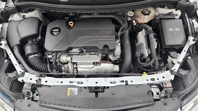 2019 Chevrolet Cruze LS 21