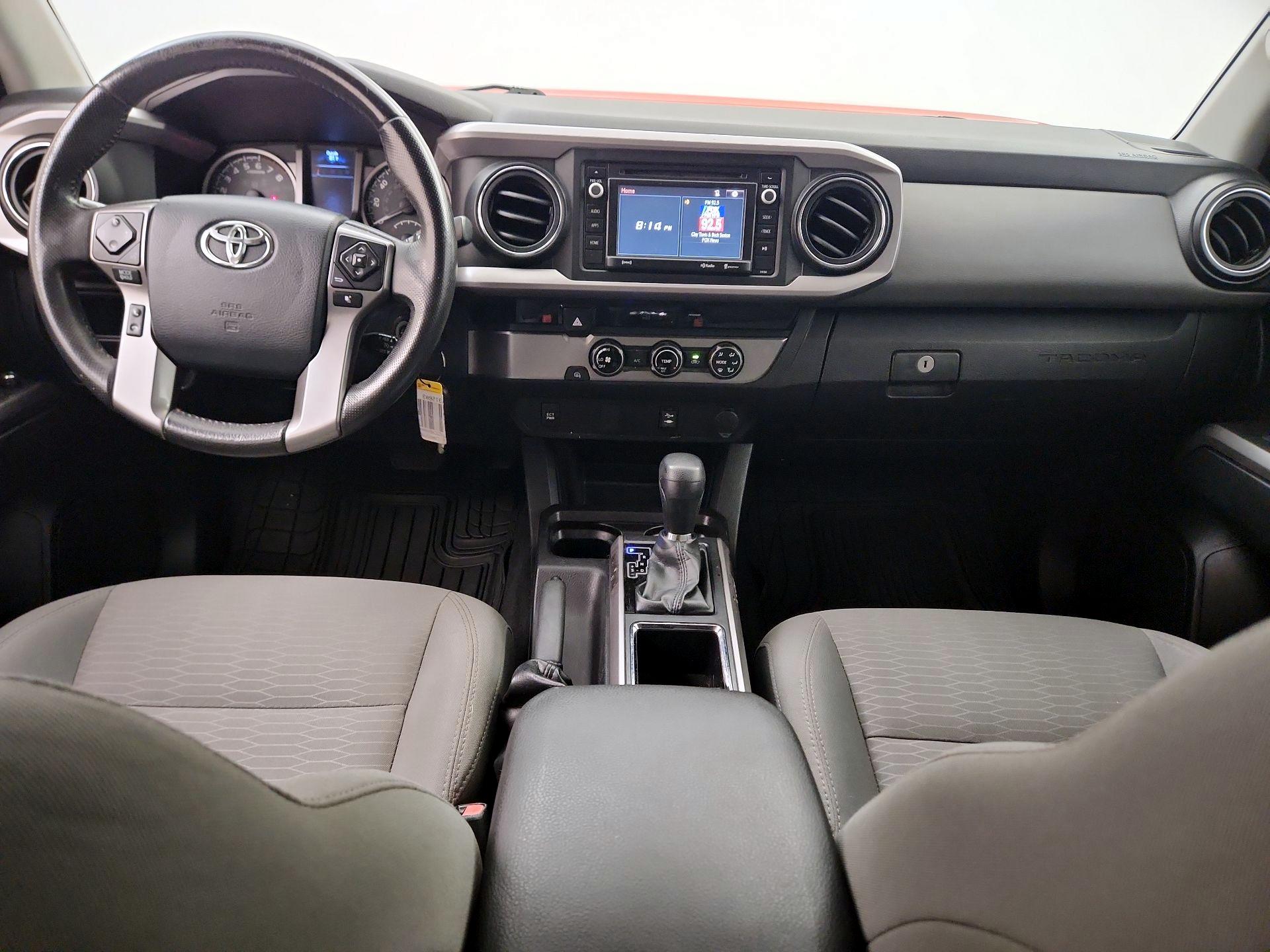 Thumbnail: 2017 Toyota Tacoma - 9