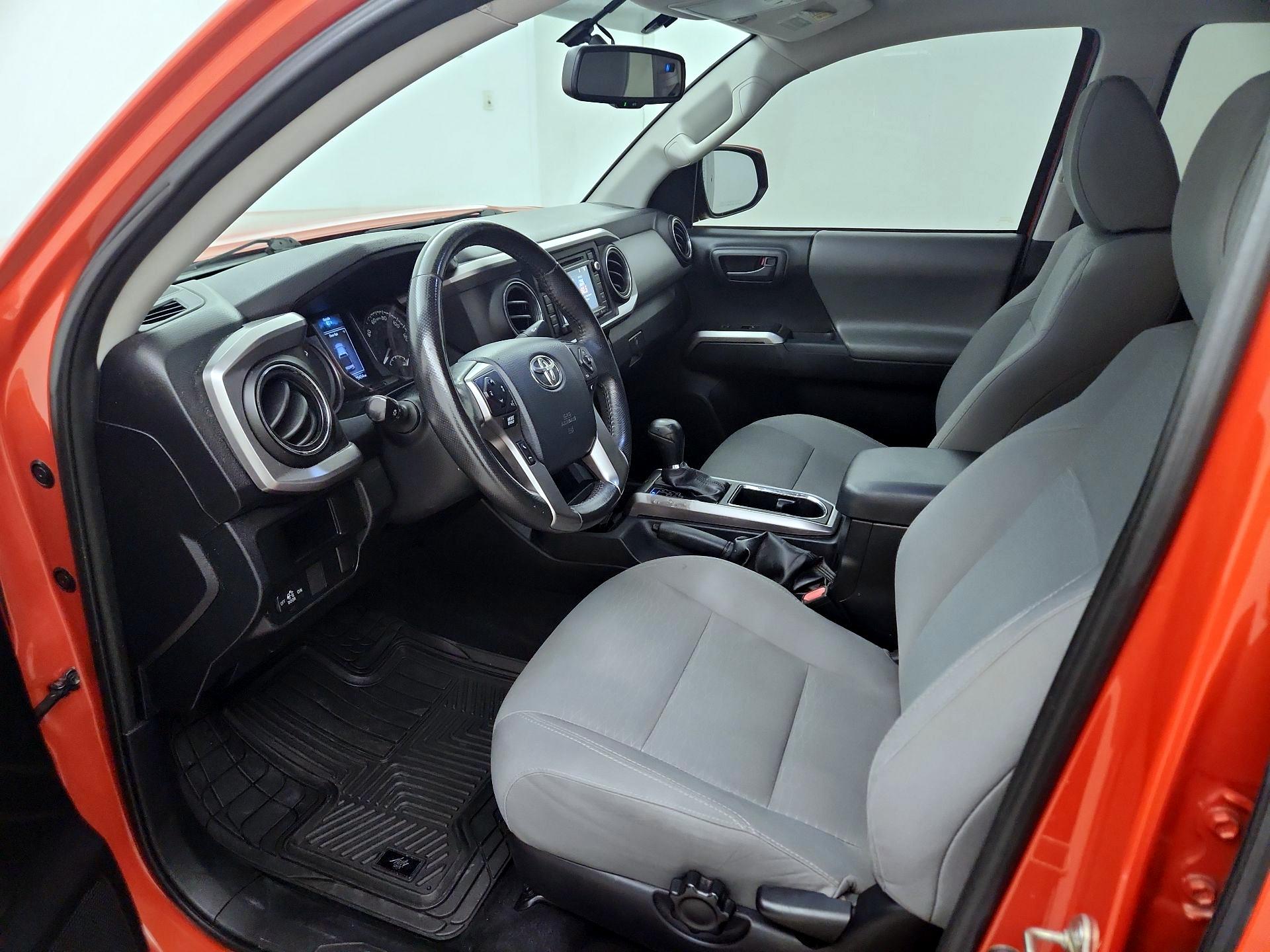 Thumbnail: 2017 Toyota Tacoma - 11