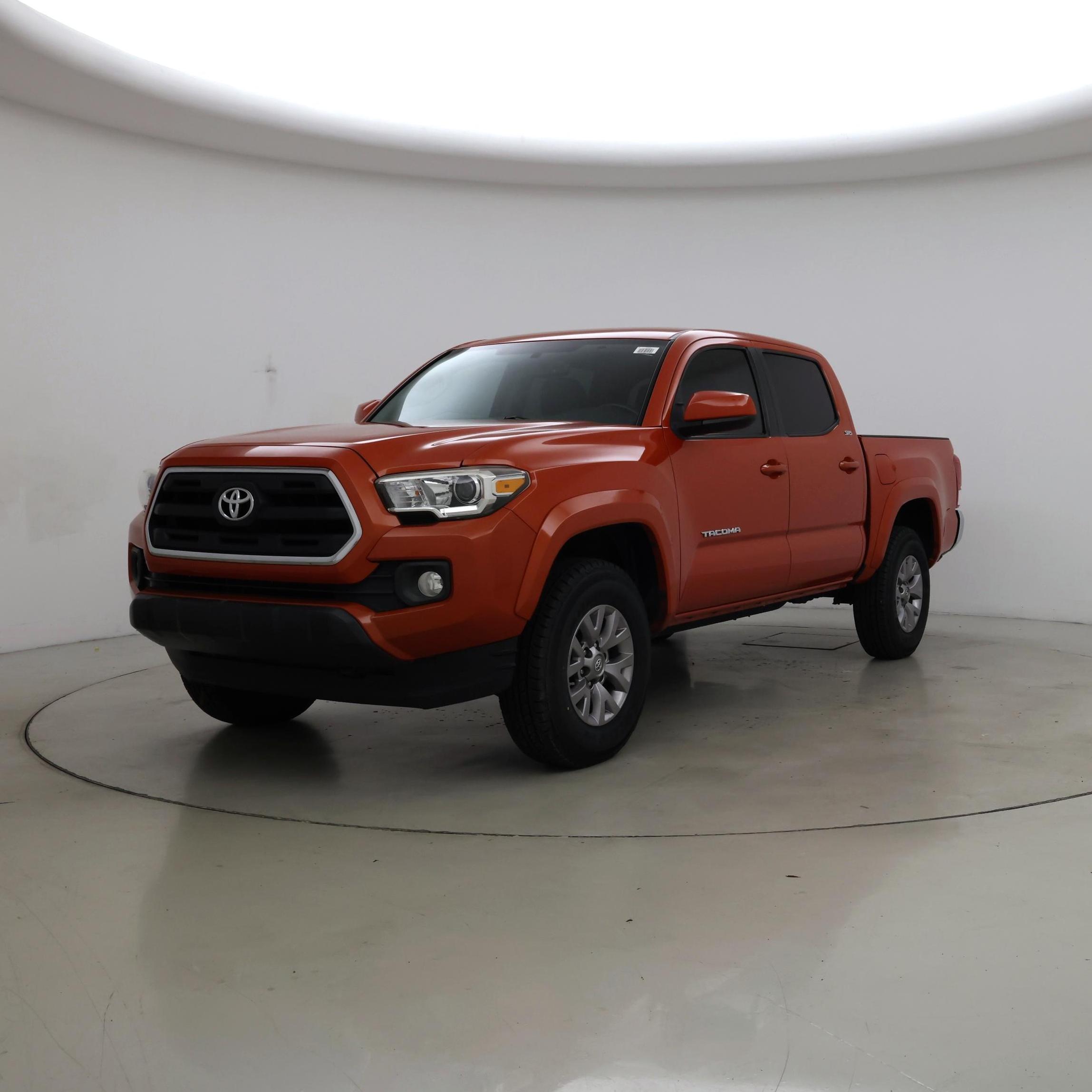 Thumbnail: 2017 Toyota Tacoma - 4