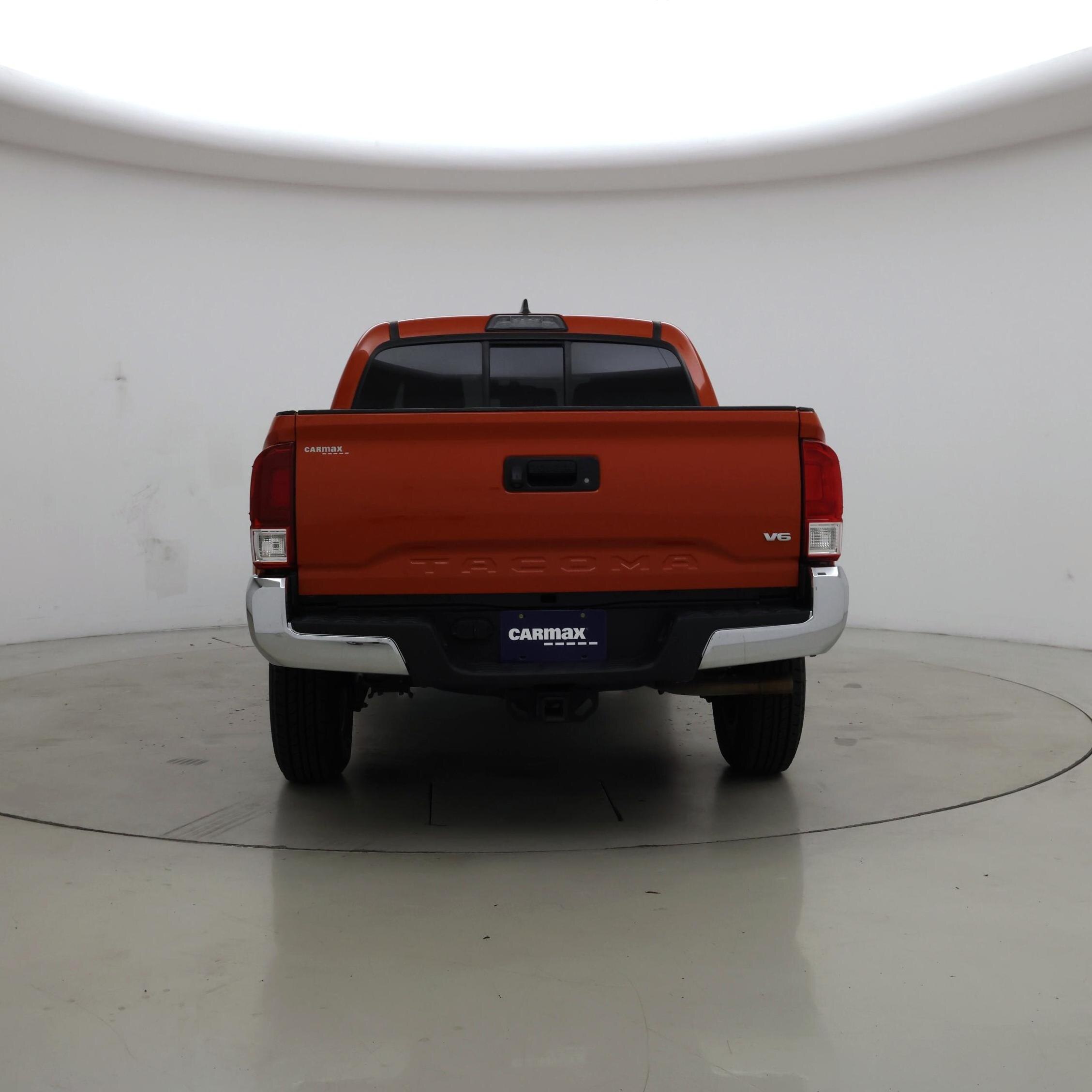 Thumbnail: 2017 Toyota Tacoma - 6