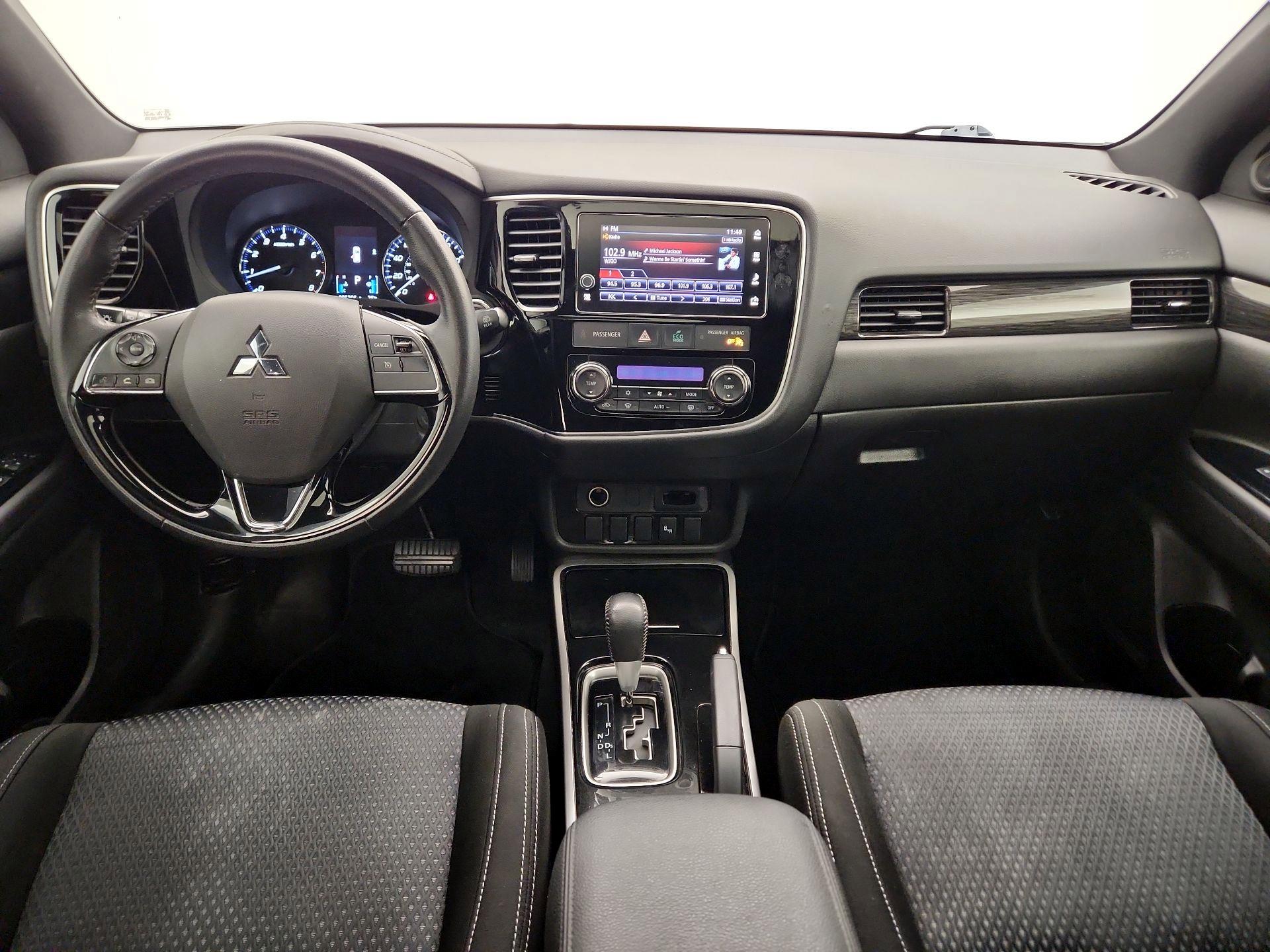 Thumbnail: 2018 Mitsubishi Outlander - 9