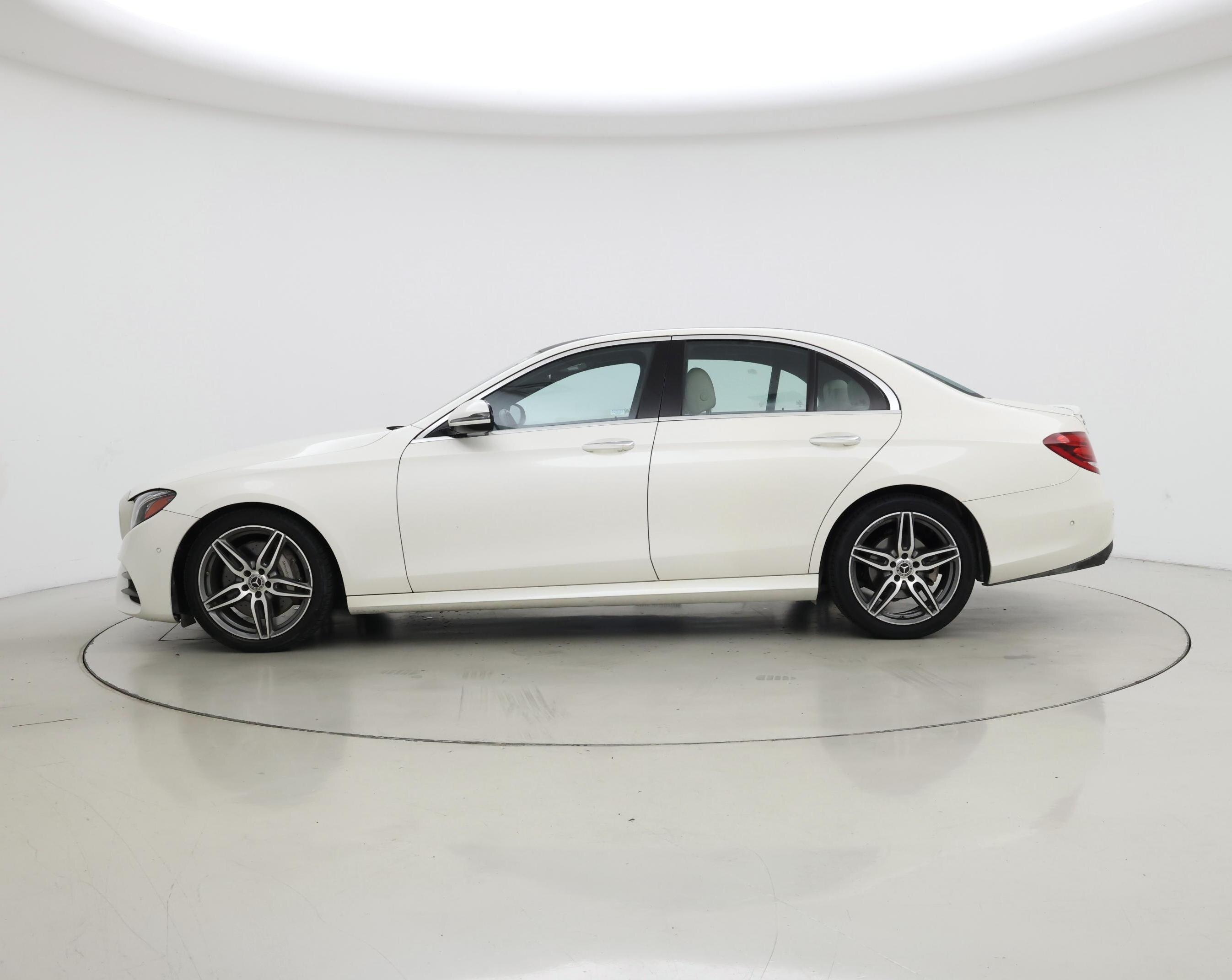 Thumbnail: 2017 Mercedes-Benz E-Class - 3