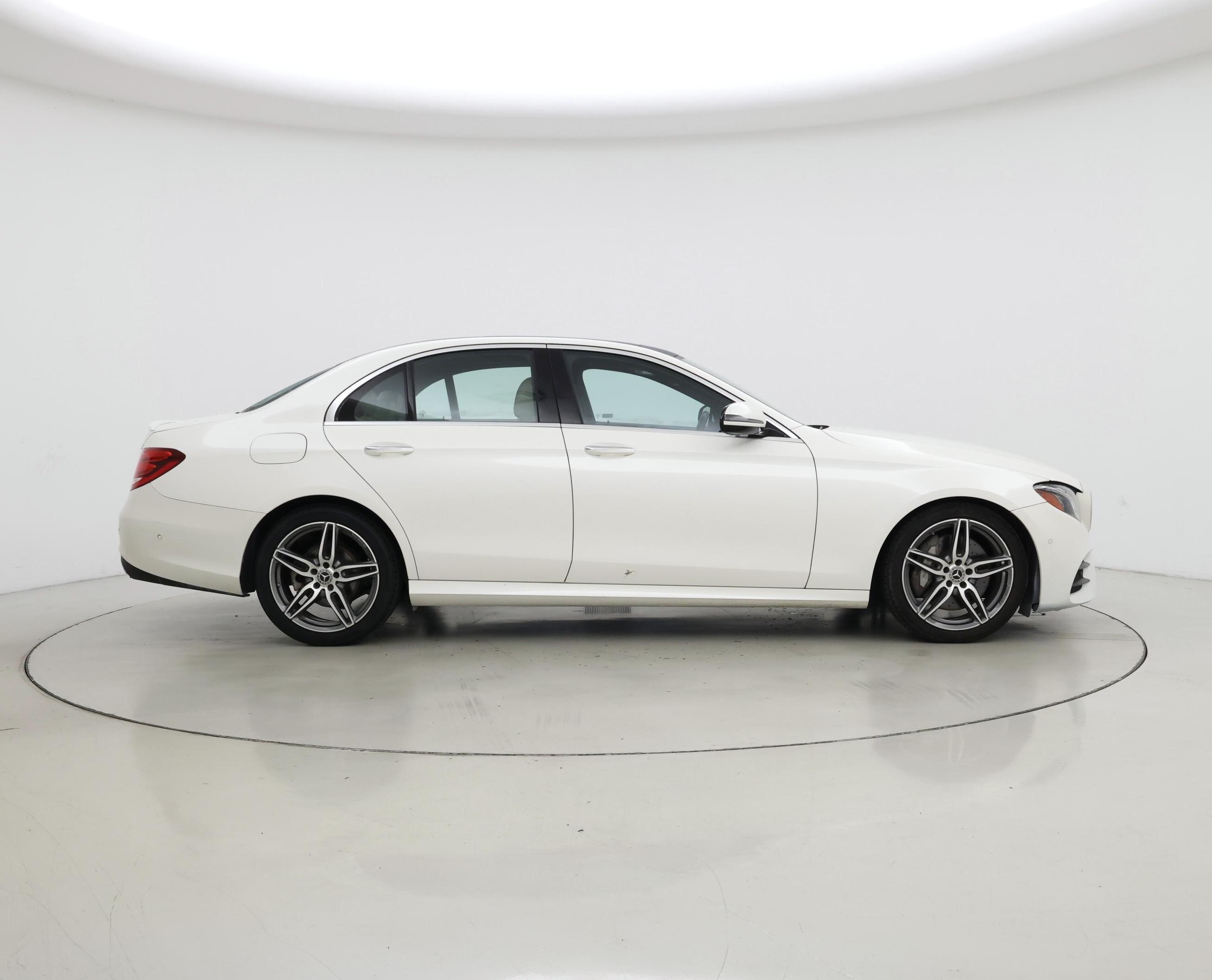 Thumbnail: 2017 Mercedes-Benz E-Class - 7