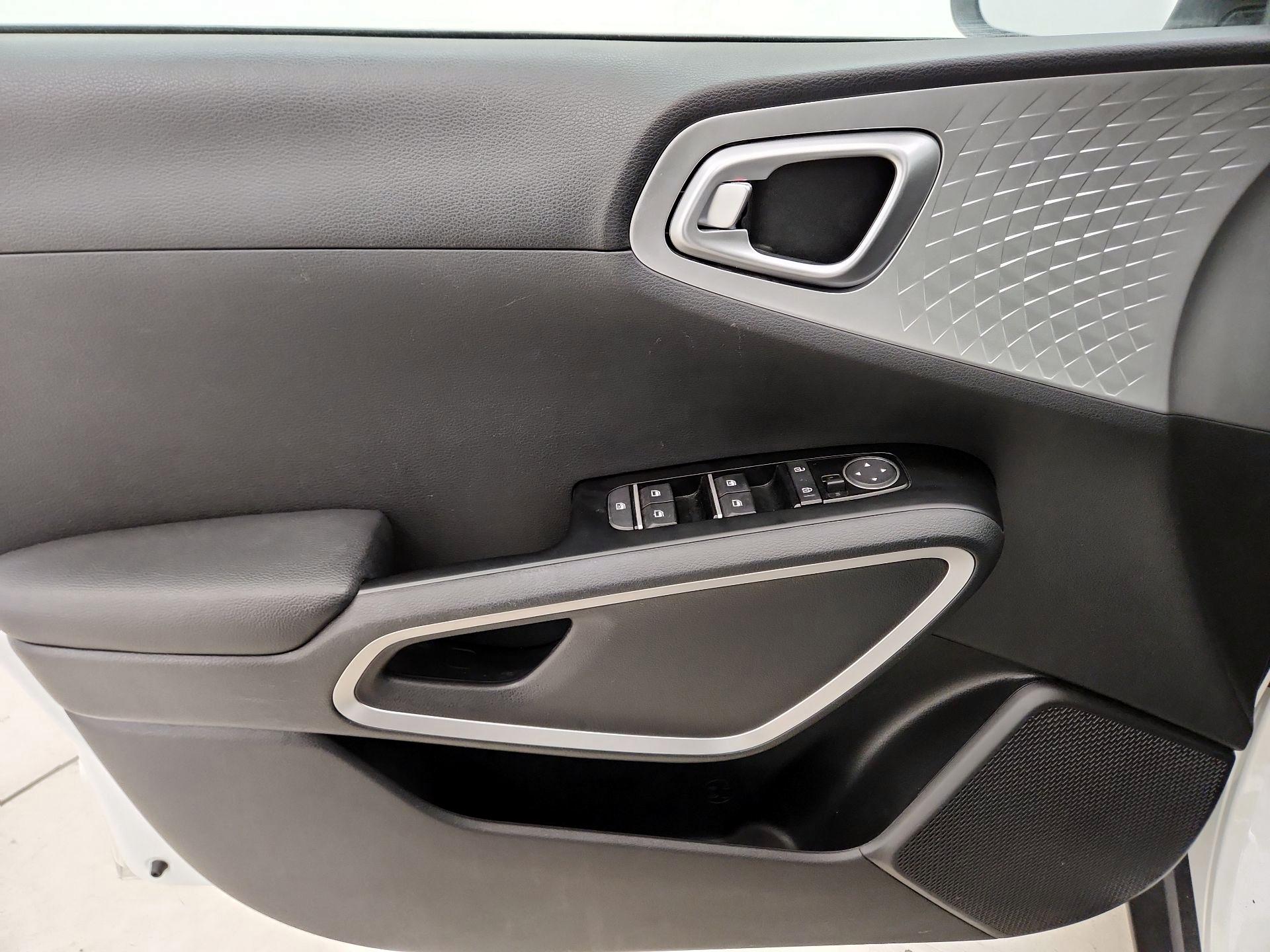 Thumbnail: 2020 Kia Soul - 12