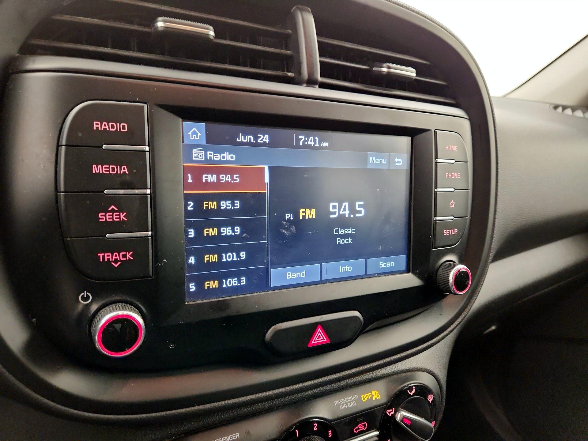 Thumbnail: 2020 Kia Soul - 15