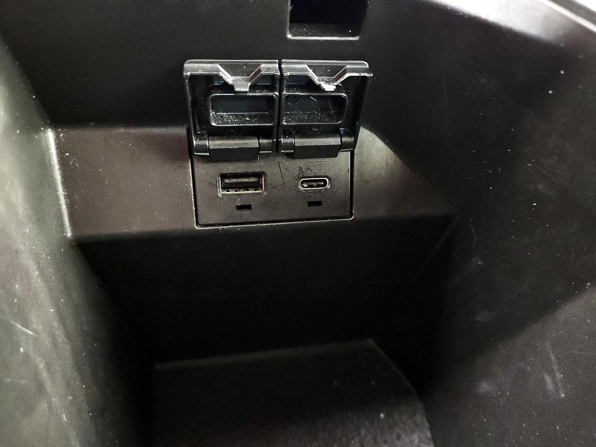 Thumbnail: 2023 Toyota Camry - 18