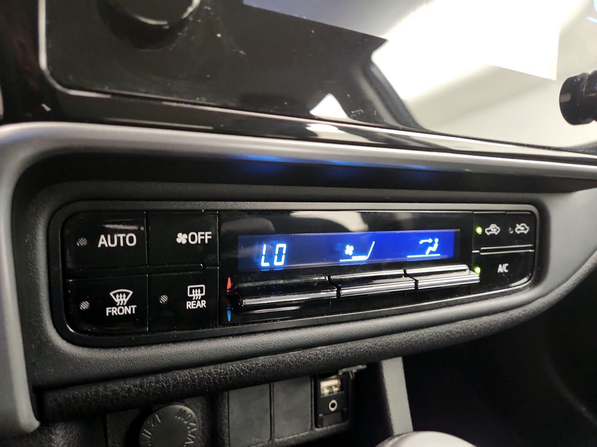 Thumbnail: 2019 Toyota Corolla - 16