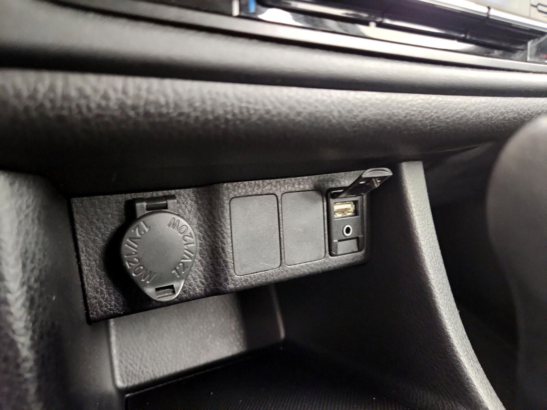 Thumbnail: 2019 Toyota Corolla - 18